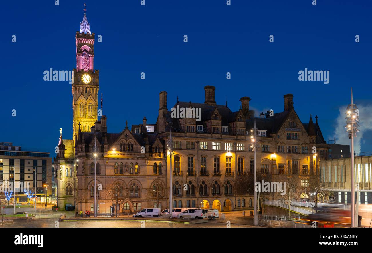 Hôtel de ville de Bradford, ouvert en 1873 et classé Grade I. Photo ici en janvier 2025. Banque D'Images