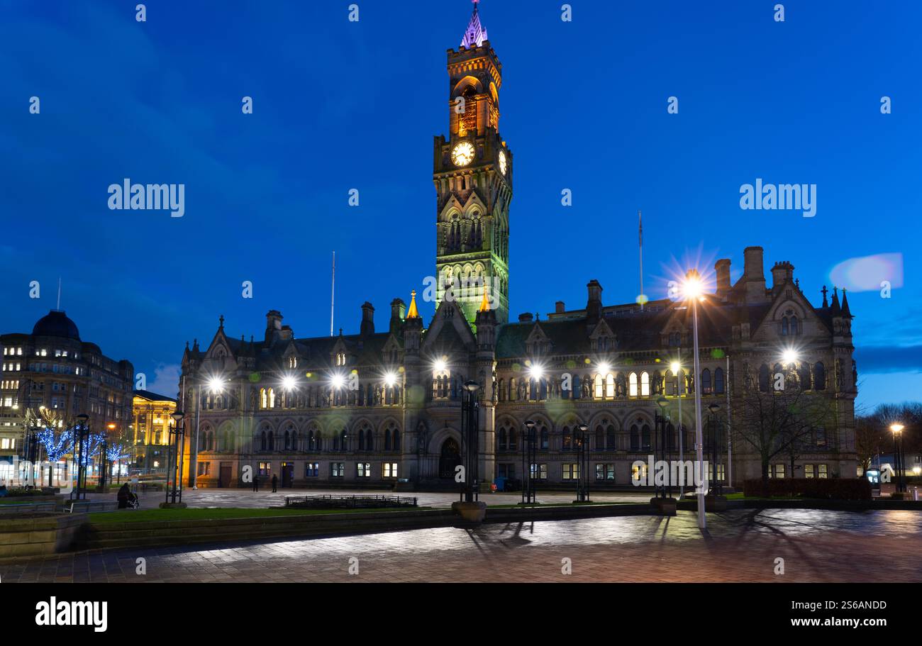 Hôtel de ville de Bradford, ouvert en 1873 et classé Grade I. Photo ici en janvier 2025. Banque D'Images