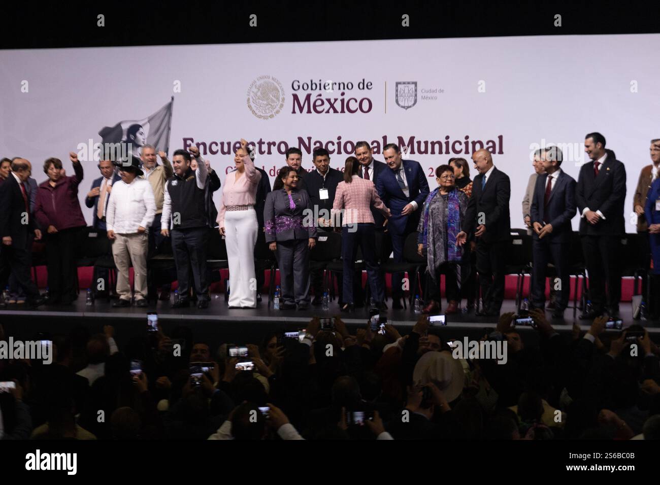 Mexico, Mexique. 16 janvier 2025. La Présidente du Mexique, Claudia Sheinbaum Pardo, a dirigé la réunion municipale nationale, à laquelle ont également participé les gouverneurs et les maires du pays, pour engager un dialogue sur les projets de développement. L'événement s'est tenu au World Trade Center. (Crédit image : © Cristian Leyva/ZUMA Press Wire) USAGE ÉDITORIAL SEULEMENT! Non destiné à UN USAGE commercial ! Banque D'Images Mexico, Mexique. 16 janvier 2025. La Présidente du Mexique, Claudia Sheinbaum Pardo, a dirigé la réunion municipale nationale, à laquelle ont également participé les gouverneurs et les maires du pays, pour engager un dialogue sur les projets de développement. L'événement s'est tenu au World Trade Center. (Crédit image : © Cristian Leyva/ZUMA Press Wire) USAGE ÉDITORIAL SEULEMENT! Non destiné à UN USAGE commercial ! Banque D'Images