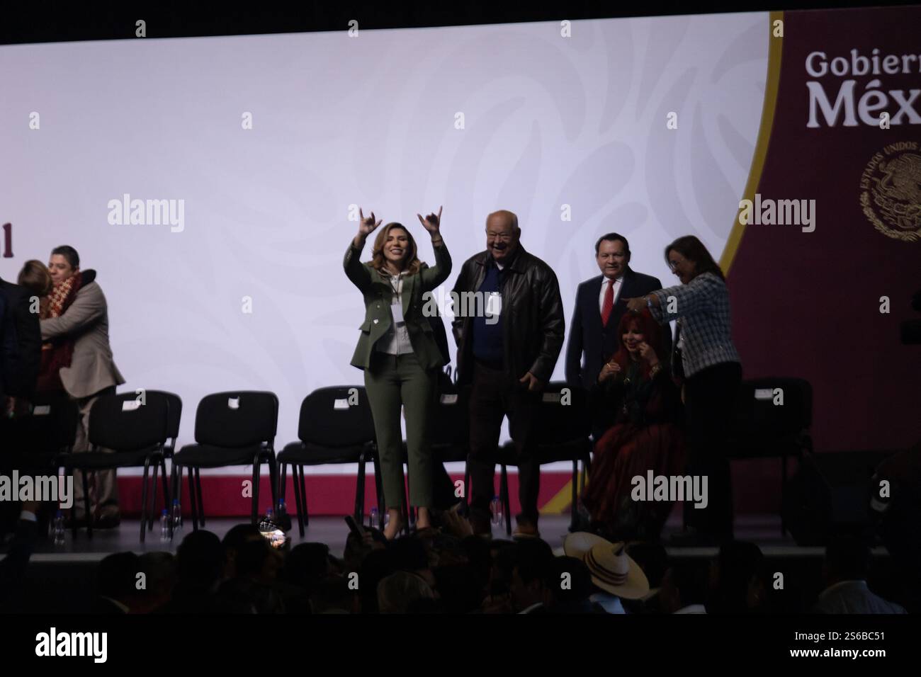 Mexico, Mexique. 16 janvier 2025. La Présidente du Mexique, Claudia Sheinbaum Pardo, a dirigé la réunion municipale nationale, à laquelle ont également participé les gouverneurs et les maires du pays, pour engager un dialogue sur les projets de développement. L'événement s'est tenu au World Trade Center. (Crédit image : © Cristian Leyva/ZUMA Press Wire) USAGE ÉDITORIAL SEULEMENT! Non destiné à UN USAGE commercial ! Banque D'Images Mexico, Mexique. 16 janvier 2025. La Présidente du Mexique, Claudia Sheinbaum Pardo, a dirigé la réunion municipale nationale, à laquelle ont également participé les gouverneurs et les maires du pays, pour engager un dialogue sur les projets de développement. L'événement s'est tenu au World Trade Center. (Crédit image : © Cristian Leyva/ZUMA Press Wire) USAGE ÉDITORIAL SEULEMENT! Non destiné à UN USAGE commercial ! Banque D'Images