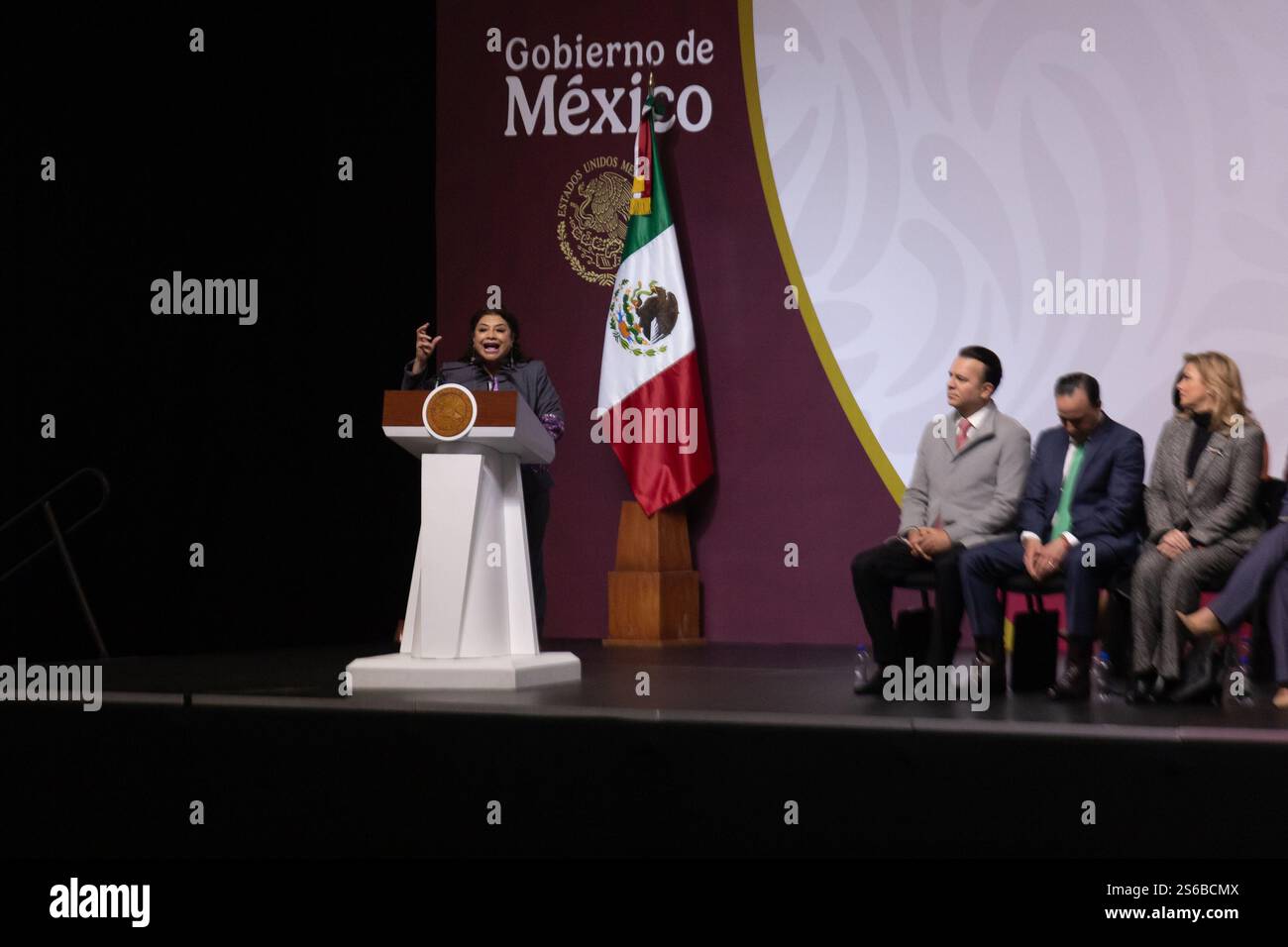Mexico, Mexique. 16 janvier 2025. La Présidente du Mexique, Claudia Sheinbaum Pardo, a dirigé la réunion municipale nationale, à laquelle ont également participé les gouverneurs et les maires du pays, pour engager un dialogue sur les projets de développement. L'événement s'est tenu au World Trade Center. (Crédit image : © Cristian Leyva/ZUMA Press Wire) USAGE ÉDITORIAL SEULEMENT! Non destiné à UN USAGE commercial ! Banque D'Images Mexico, Mexique. 16 janvier 2025. La Présidente du Mexique, Claudia Sheinbaum Pardo, a dirigé la réunion municipale nationale, à laquelle ont également participé les gouverneurs et les maires du pays, pour engager un dialogue sur les projets de développement. L'événement s'est tenu au World Trade Center. (Crédit image : © Cristian Leyva/ZUMA Press Wire) USAGE ÉDITORIAL SEULEMENT! Non destiné à UN USAGE commercial ! Banque D'Images