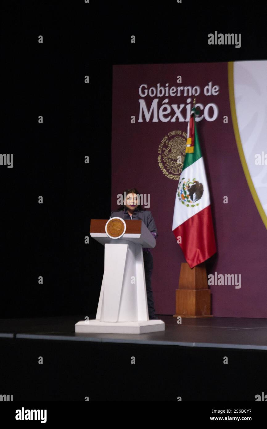 Mexico, Mexique. 16 janvier 2025. La Présidente du Mexique, Claudia Sheinbaum Pardo, a dirigé la réunion municipale nationale, à laquelle ont également participé les gouverneurs et les maires du pays, pour engager un dialogue sur les projets de développement. L'événement s'est tenu au World Trade Center. (Crédit image : © Cristian Leyva/ZUMA Press Wire) USAGE ÉDITORIAL SEULEMENT! Non destiné à UN USAGE commercial ! Banque D'Images Mexico, Mexique. 16 janvier 2025. La Présidente du Mexique, Claudia Sheinbaum Pardo, a dirigé la réunion municipale nationale, à laquelle ont également participé les gouverneurs et les maires du pays, pour engager un dialogue sur les projets de développement. L'événement s'est tenu au World Trade Center. (Crédit image : © Cristian Leyva/ZUMA Press Wire) USAGE ÉDITORIAL SEULEMENT! Non destiné à UN USAGE commercial ! Banque D'Images
