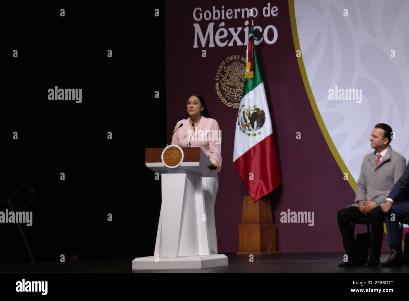 Mexico, Mexique. 16 janvier 2025. La Présidente du Mexique, Claudia Sheinbaum Pardo, a dirigé la réunion municipale nationale, à laquelle ont également participé les gouverneurs et les maires du pays, pour engager un dialogue sur les projets de développement. L'événement s'est tenu au World Trade Center. (Crédit image : © Cristian Leyva/ZUMA Press Wire) USAGE ÉDITORIAL SEULEMENT! Non destiné à UN USAGE commercial ! Banque D'Images Mexico, Mexique. 16 janvier 2025. La Présidente du Mexique, Claudia Sheinbaum Pardo, a dirigé la réunion municipale nationale, à laquelle ont également participé les gouverneurs et les maires du pays, pour engager un dialogue sur les projets de développement. L'événement s'est tenu au World Trade Center. (Crédit image : © Cristian Leyva/ZUMA Press Wire) USAGE ÉDITORIAL SEULEMENT! Non destiné à UN USAGE commercial ! Banque D'Images