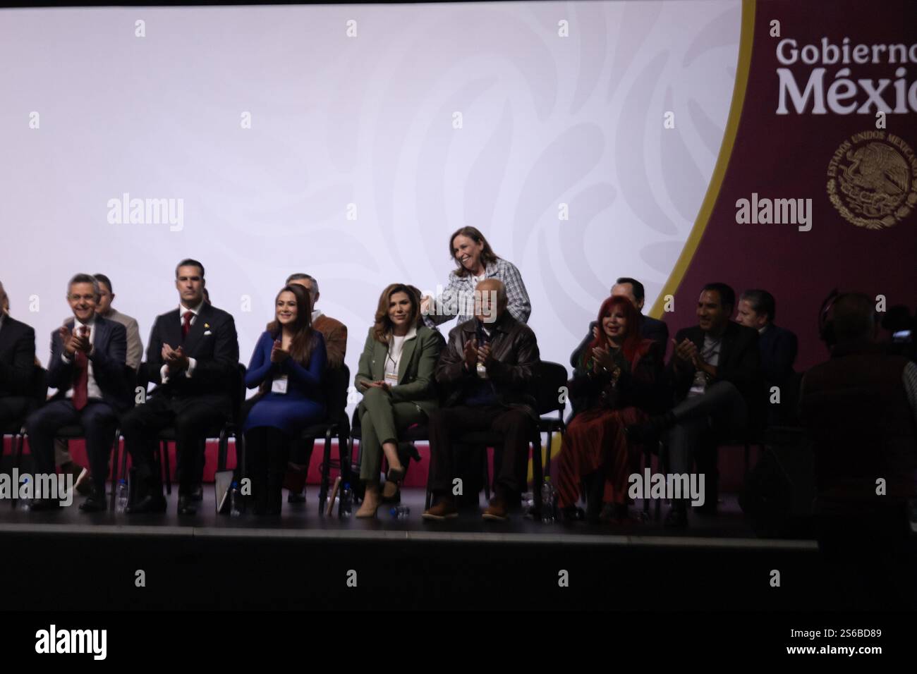 Mexico, Mexique. 16 janvier 2025. La Présidente du Mexique, Claudia Sheinbaum Pardo, a dirigé la réunion municipale nationale, à laquelle ont également participé les gouverneurs et les maires du pays, pour engager un dialogue sur les projets de développement. L'événement s'est tenu au World Trade Center. (Crédit image : © Cristian Leyva/ZUMA Press Wire) USAGE ÉDITORIAL SEULEMENT! Non destiné à UN USAGE commercial ! Banque D'Images Mexico, Mexique. 16 janvier 2025. La Présidente du Mexique, Claudia Sheinbaum Pardo, a dirigé la réunion municipale nationale, à laquelle ont également participé les gouverneurs et les maires du pays, pour engager un dialogue sur les projets de développement. L'événement s'est tenu au World Trade Center. (Crédit image : © Cristian Leyva/ZUMA Press Wire) USAGE ÉDITORIAL SEULEMENT! Non destiné à UN USAGE commercial ! Banque D'Images