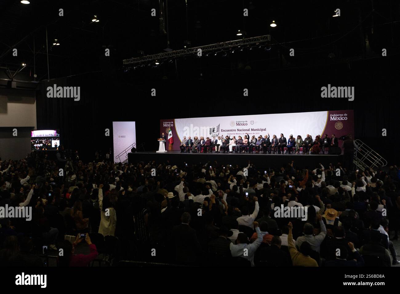 Mexico, Mexique. 16 janvier 2025. La Présidente du Mexique, Claudia Sheinbaum Pardo, a dirigé la réunion municipale nationale, à laquelle ont également participé les gouverneurs et les maires du pays, pour engager un dialogue sur les projets de développement. L'événement s'est tenu au World Trade Center. (Crédit image : © Cristian Leyva/ZUMA Press Wire) USAGE ÉDITORIAL SEULEMENT! Non destiné à UN USAGE commercial ! Banque D'Images Mexico, Mexique. 16 janvier 2025. La Présidente du Mexique, Claudia Sheinbaum Pardo, a dirigé la réunion municipale nationale, à laquelle ont également participé les gouverneurs et les maires du pays, pour engager un dialogue sur les projets de développement. L'événement s'est tenu au World Trade Center. (Crédit image : © Cristian Leyva/ZUMA Press Wire) USAGE ÉDITORIAL SEULEMENT! Non destiné à UN USAGE commercial ! Banque D'Images
