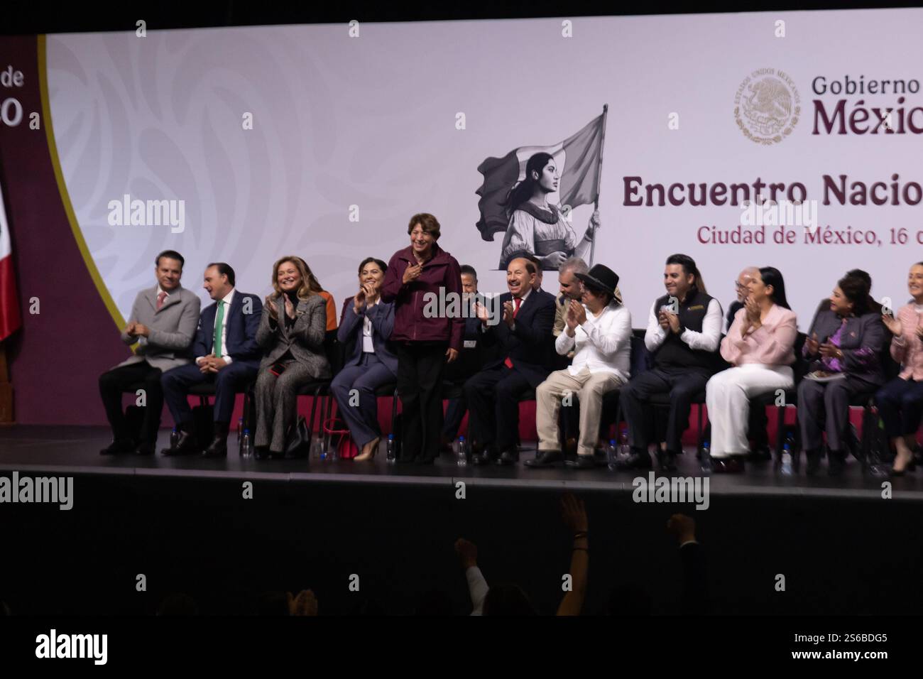 Mexico, Mexique. 16 janvier 2025. La Présidente du Mexique, Claudia Sheinbaum Pardo, a dirigé la réunion municipale nationale, à laquelle ont également participé les gouverneurs et les maires du pays, pour engager un dialogue sur les projets de développement. L'événement s'est tenu au World Trade Center. (Crédit image : © Cristian Leyva/ZUMA Press Wire) USAGE ÉDITORIAL SEULEMENT! Non destiné à UN USAGE commercial ! Banque D'Images Mexico, Mexique. 16 janvier 2025. La Présidente du Mexique, Claudia Sheinbaum Pardo, a dirigé la réunion municipale nationale, à laquelle ont également participé les gouverneurs et les maires du pays, pour engager un dialogue sur les projets de développement. L'événement s'est tenu au World Trade Center. (Crédit image : © Cristian Leyva/ZUMA Press Wire) USAGE ÉDITORIAL SEULEMENT! Non destiné à UN USAGE commercial ! Banque D'Images