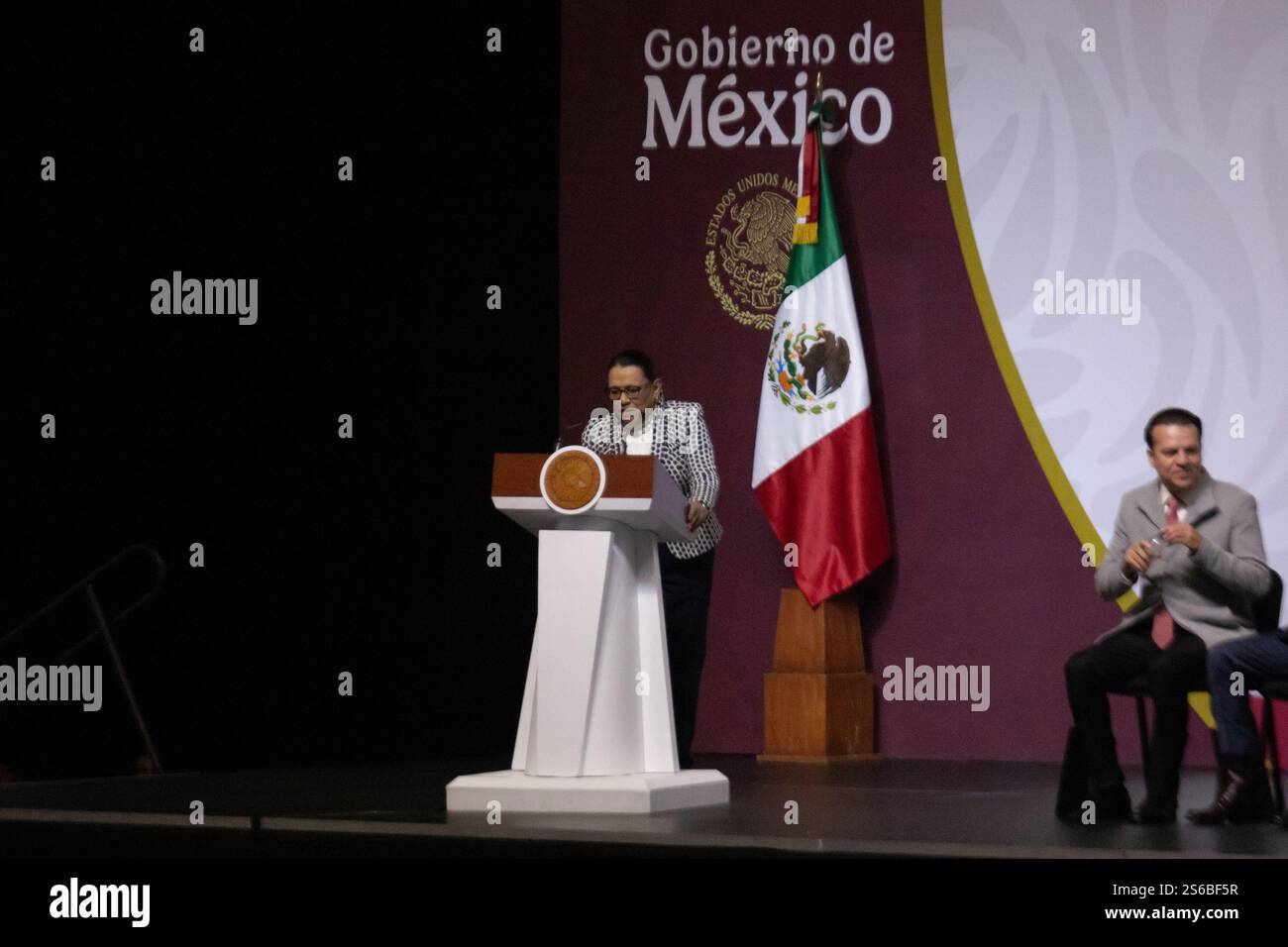 Mexico, Mexique. 16 janvier 2025. La Présidente du Mexique, Claudia Sheinbaum Pardo, a dirigé la réunion municipale nationale, à laquelle ont également participé les gouverneurs et les maires du pays, pour engager un dialogue sur les projets de développement. L'événement s'est tenu au World Trade Center. (Crédit image : © Cristian Leyva/ZUMA Press Wire) USAGE ÉDITORIAL SEULEMENT! Non destiné à UN USAGE commercial ! Banque D'Images Mexico, Mexique. 16 janvier 2025. La Présidente du Mexique, Claudia Sheinbaum Pardo, a dirigé la réunion municipale nationale, à laquelle ont également participé les gouverneurs et les maires du pays, pour engager un dialogue sur les projets de développement. L'événement s'est tenu au World Trade Center. (Crédit image : © Cristian Leyva/ZUMA Press Wire) USAGE ÉDITORIAL SEULEMENT! Non destiné à UN USAGE commercial ! Banque D'Images