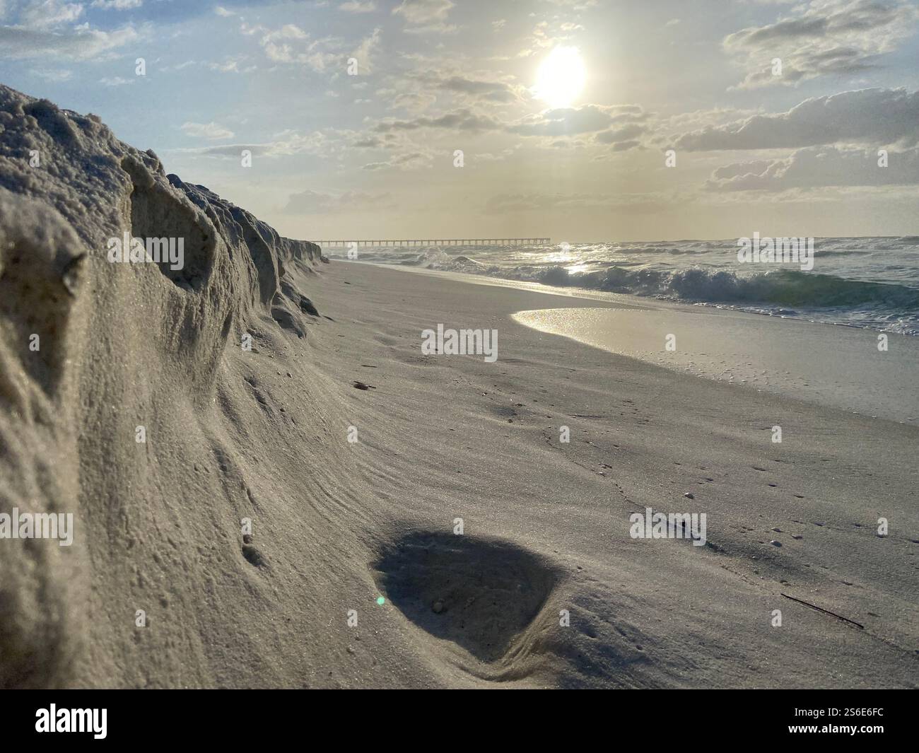 Laissé derrière pendant que les vagues roulent! - Image de stock capturée avec un smartphone