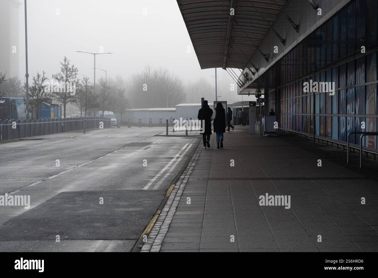 Birmingham Airport un jour d'hiver brumeux, Royaume-Uni Banque D'Images