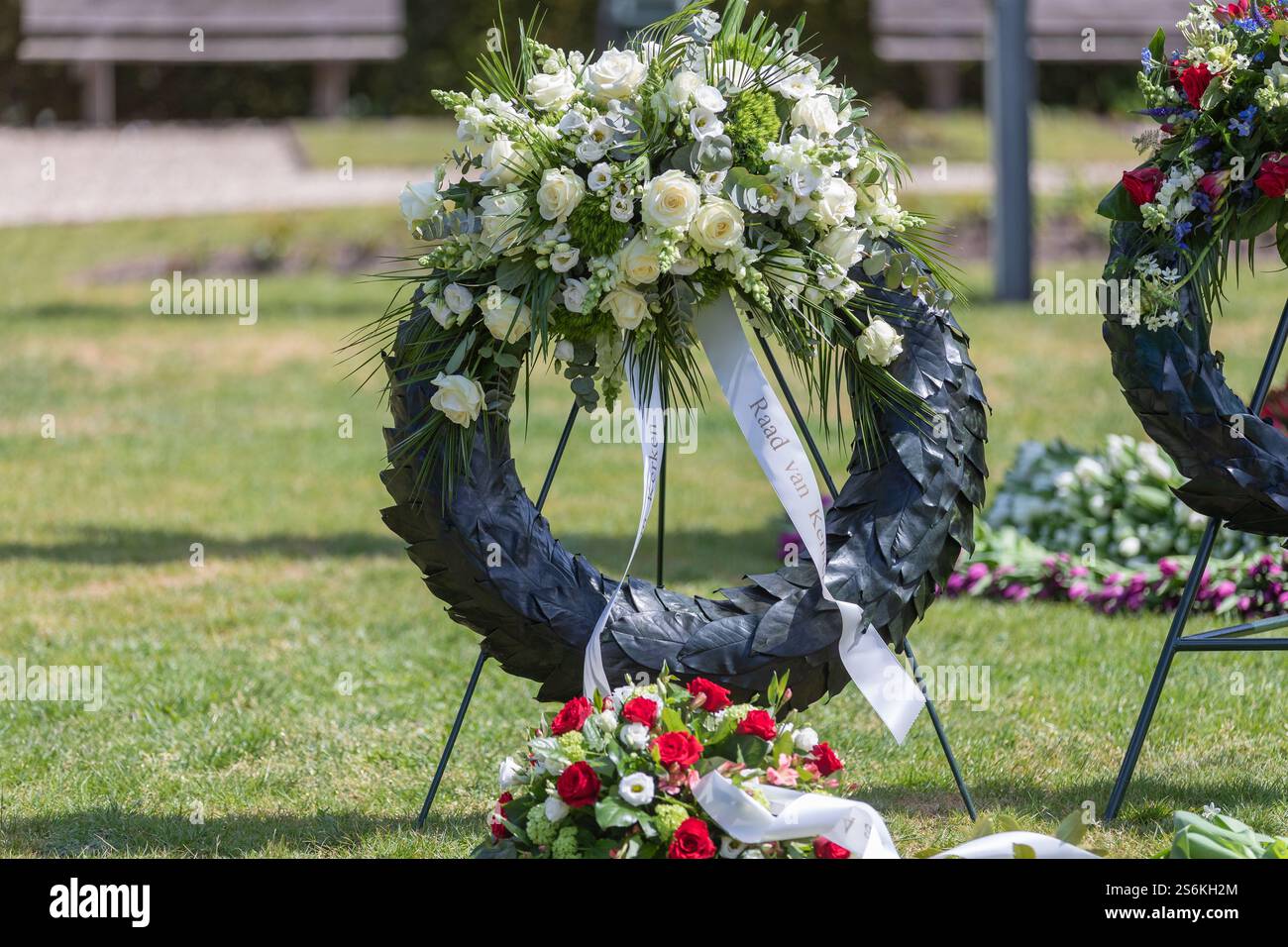 Journée nationale néerlandaise du souvenir. Couronnes de l'armée, des églises et de la municipalité au Rosarium Banque D'Images