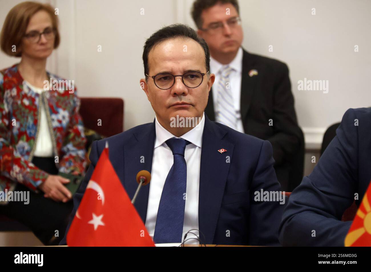 KIEV, UKRAINE - le 17 JANVIER 2025 - le vice-ministre des Affaires étrangères de la République de Turkiye Mehmet Kemal Bozay assiste à une conférence de presse conjointe des participants à la première réunion des ministres des Affaires étrangères Ukraine-Europe du Sud-est, Kiev, capitale de l'Ukraine. (Photo de Oleksandr Klymenko/Ukrinform) Banque D'Images