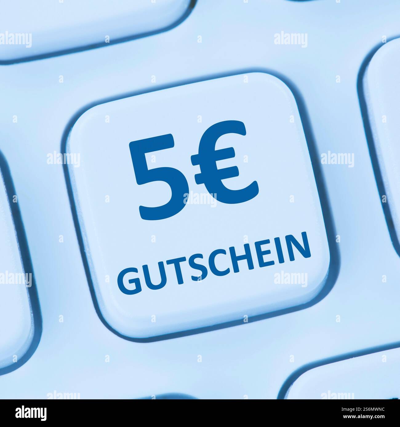 bon de réduction de 5 euros dans les achats en ligne ordinateur internet Banque D'Images