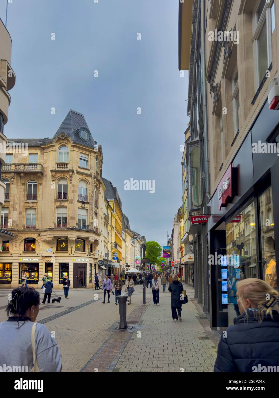 La zone piétonne de la ville haute : Grand Rue, au coeur du centre de Luxembourg ville, à proximité de la place Guillaume II et du Palais Grand Ducal, une élégante rue commerçante de la haute société, Luxembourg, Europe Banque D'Images