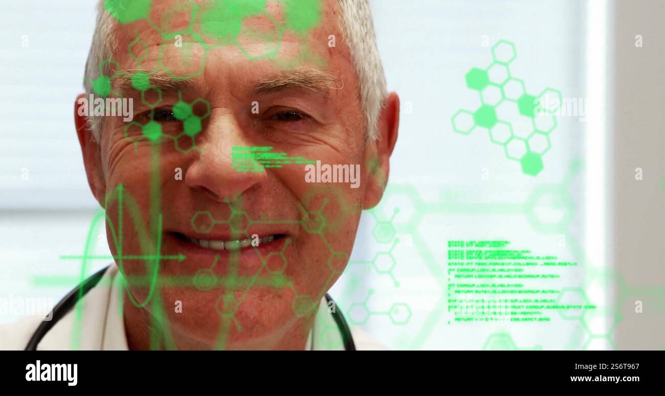 Image du traitement des données scientifiques sur un médecin masculin caucasien Banque D'Images