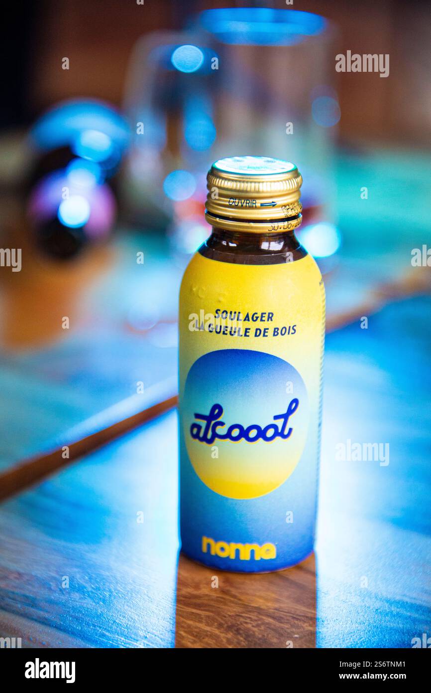 Bouteille d'alcool Nonna Lab. Pour soulager une gueule de bois Banque D'Images