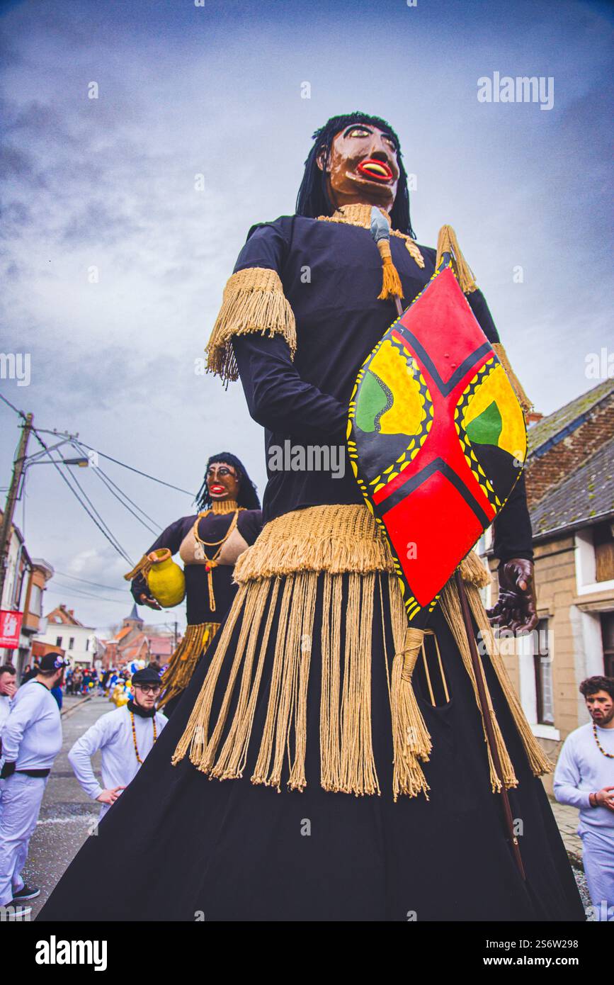 Belgique, Wallonie, province de Hainaut, Beloeil. Carnaval de Basecles. Le Basoulous. Groupe de carnaval. Déguisement qui déclenche la controverse du « face noire » Banque D'Images
