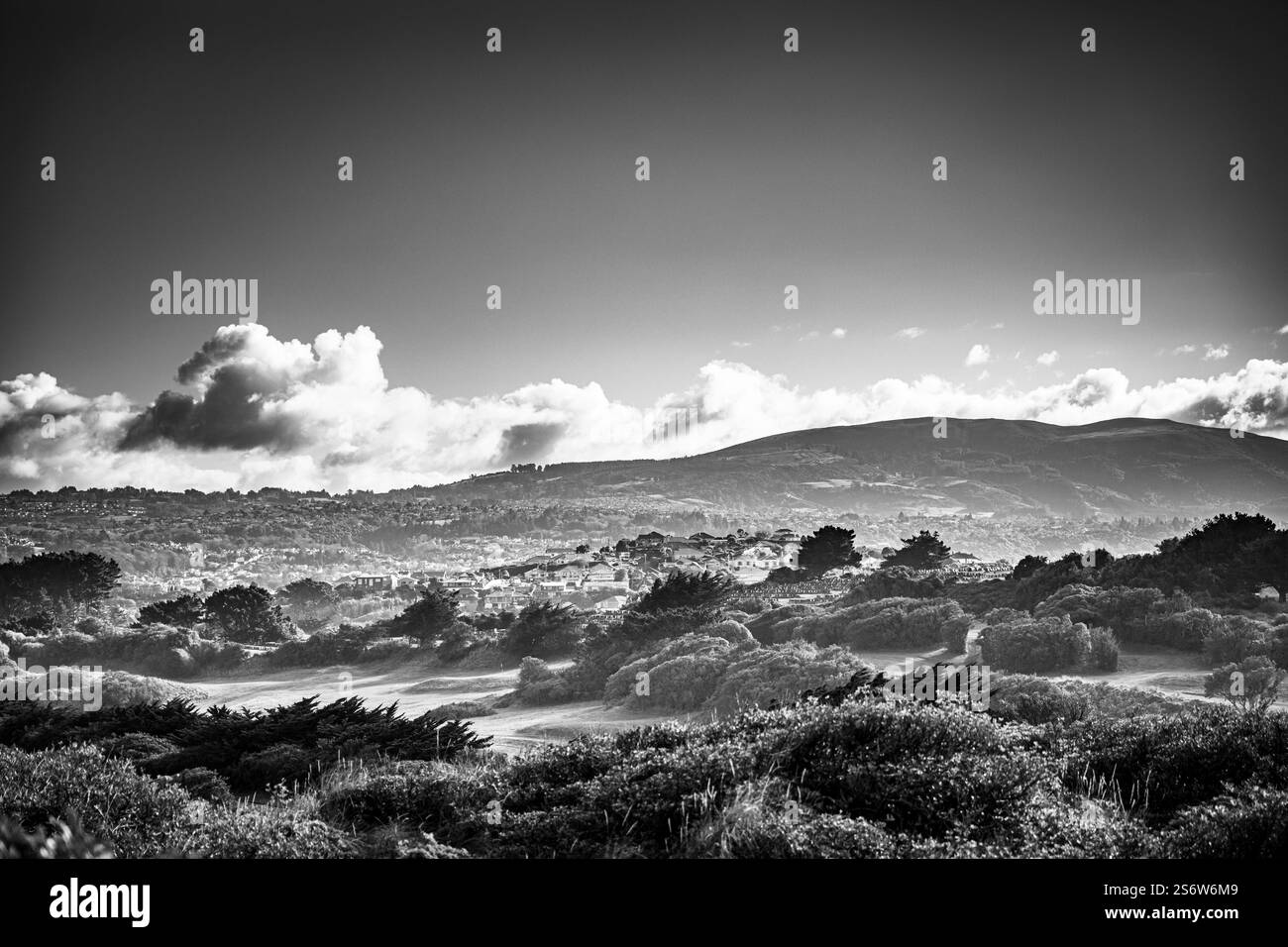 Nuages émotionnels se formant au-dessus de Dunedin, Otago, Nouvelle-Zélande Banque D'Images