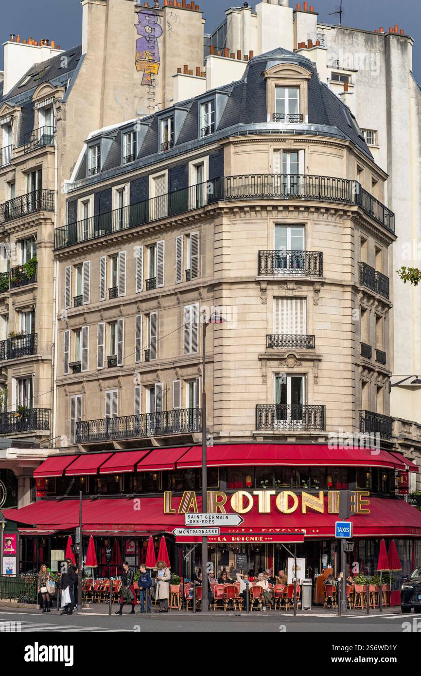 France, Paris, 6ème arrondissement, boulevard du Montparnasse, brasserie la Rotonde, 10/2024. Banque D'Images