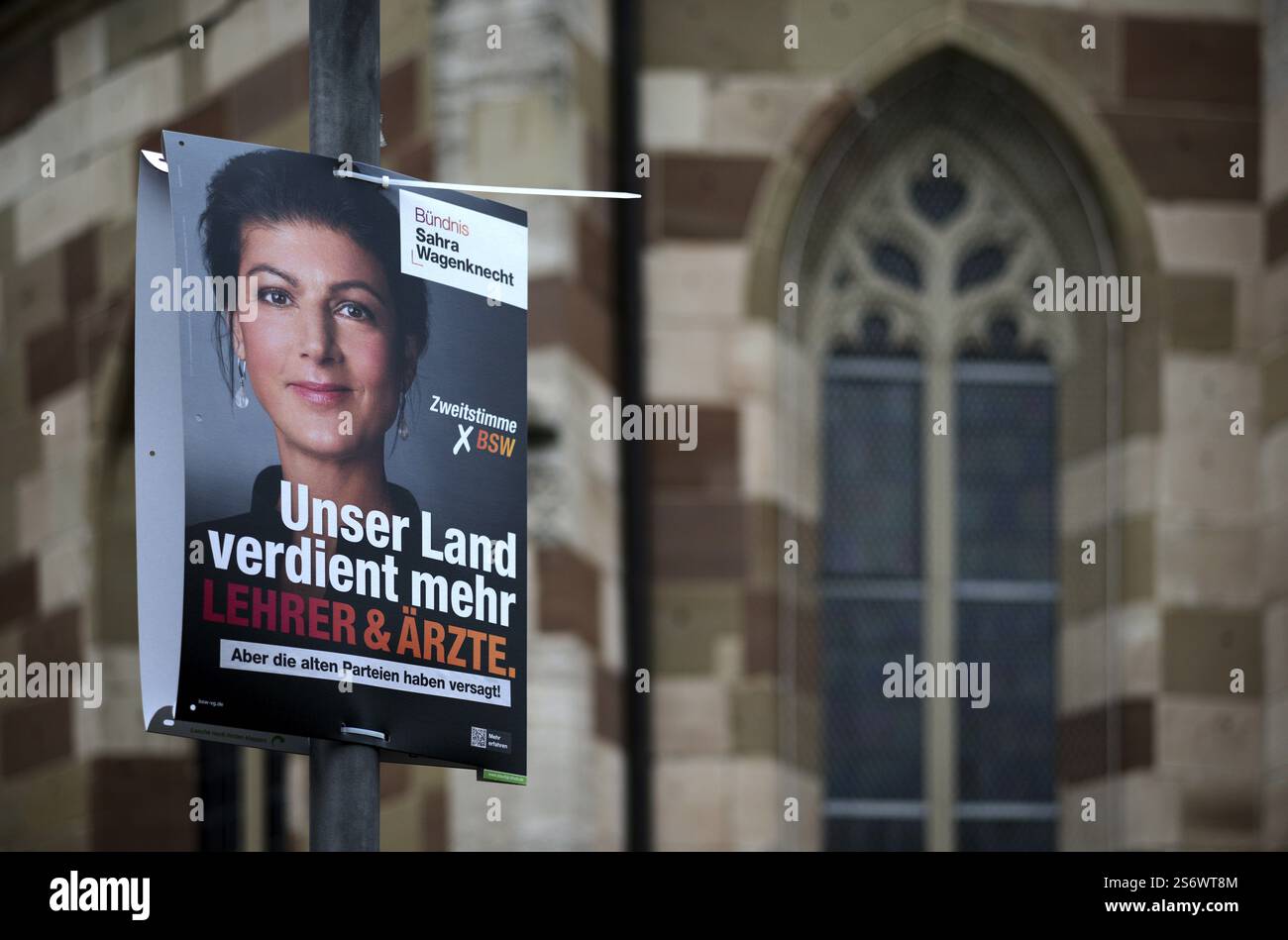 Affiches électorales pour l'élection du Bundestag le 23 février 2025, alliance Sahra Wagenknecht, devant LutherkircheFellbach, Bade-Wuertemberg, Ger Banque D'Images