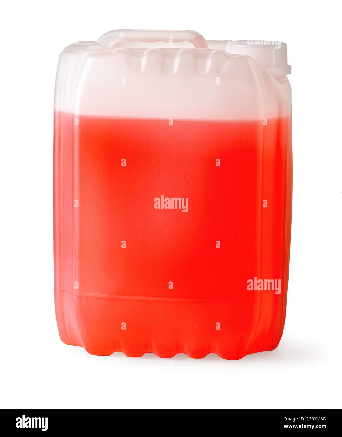 Bidon en plastique avec une poignée pleine de liquide rouge, objet de maquette isolé sur un fond blanc. Avec masque Banque D'Images
