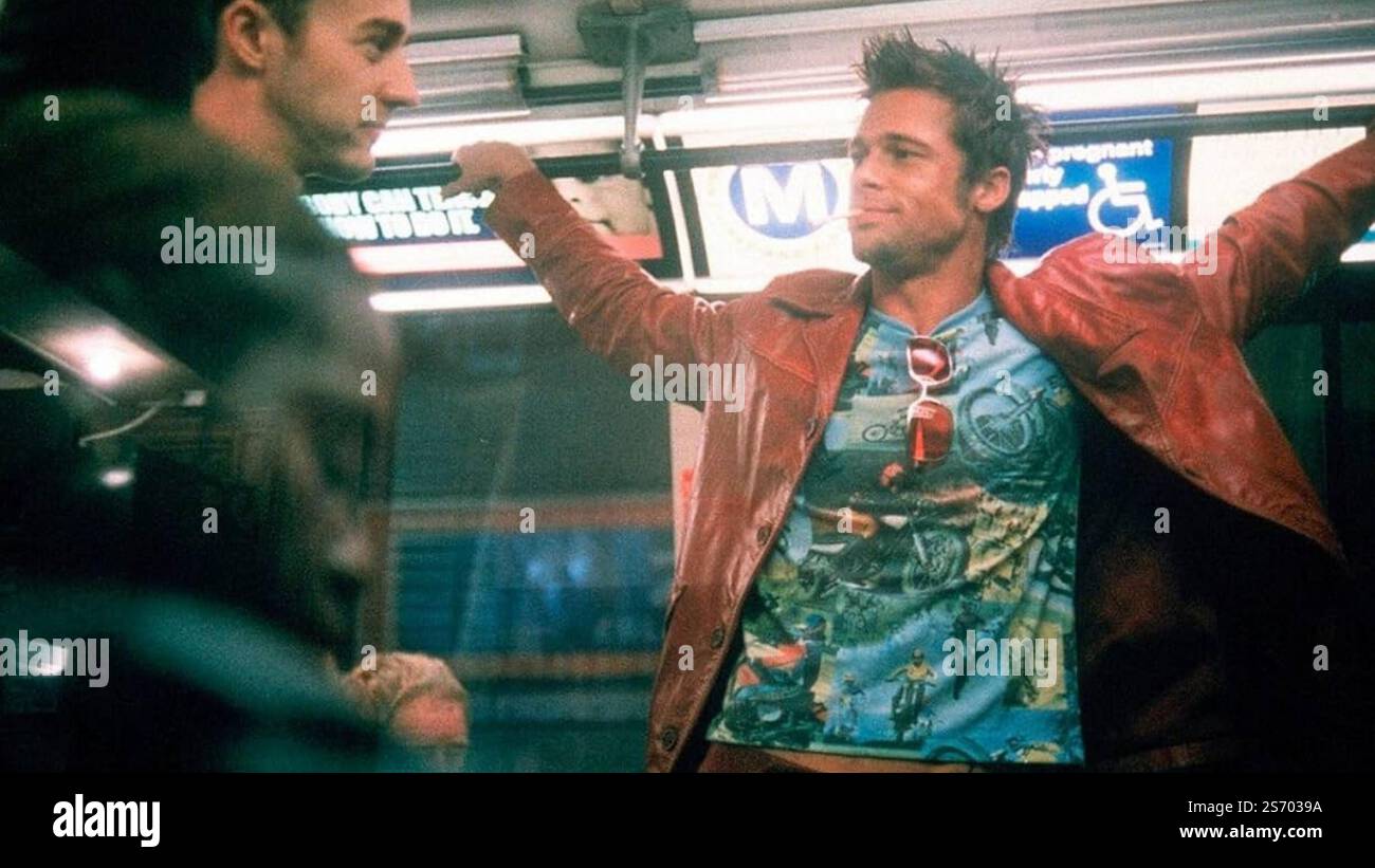 EDWARD NORTON et BRAD PITT dans FIGHT CLUB (1999), réalisé par DAVID FINCHER. Crédit : 20TH CENTURY FOX / album Banque D'Images