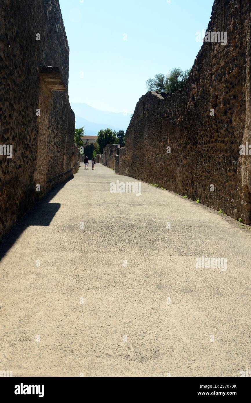 Routes et rues romaines dans le site historique du patrimoine mondial de Pompéi, Italie Banque D'Images