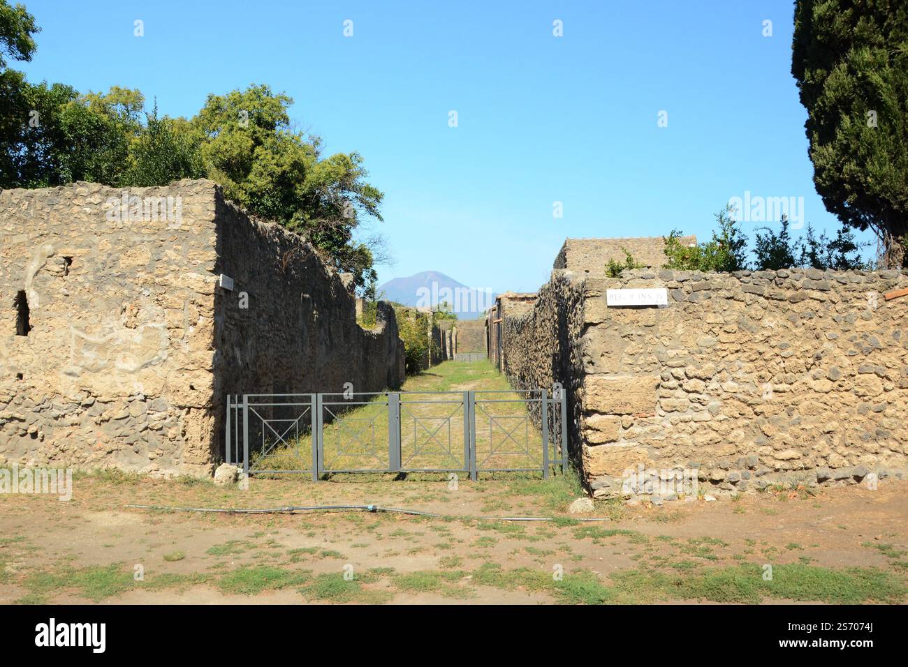 Routes et rues romaines dans le site historique du patrimoine mondial de Pompéi, Italie Banque D'Images