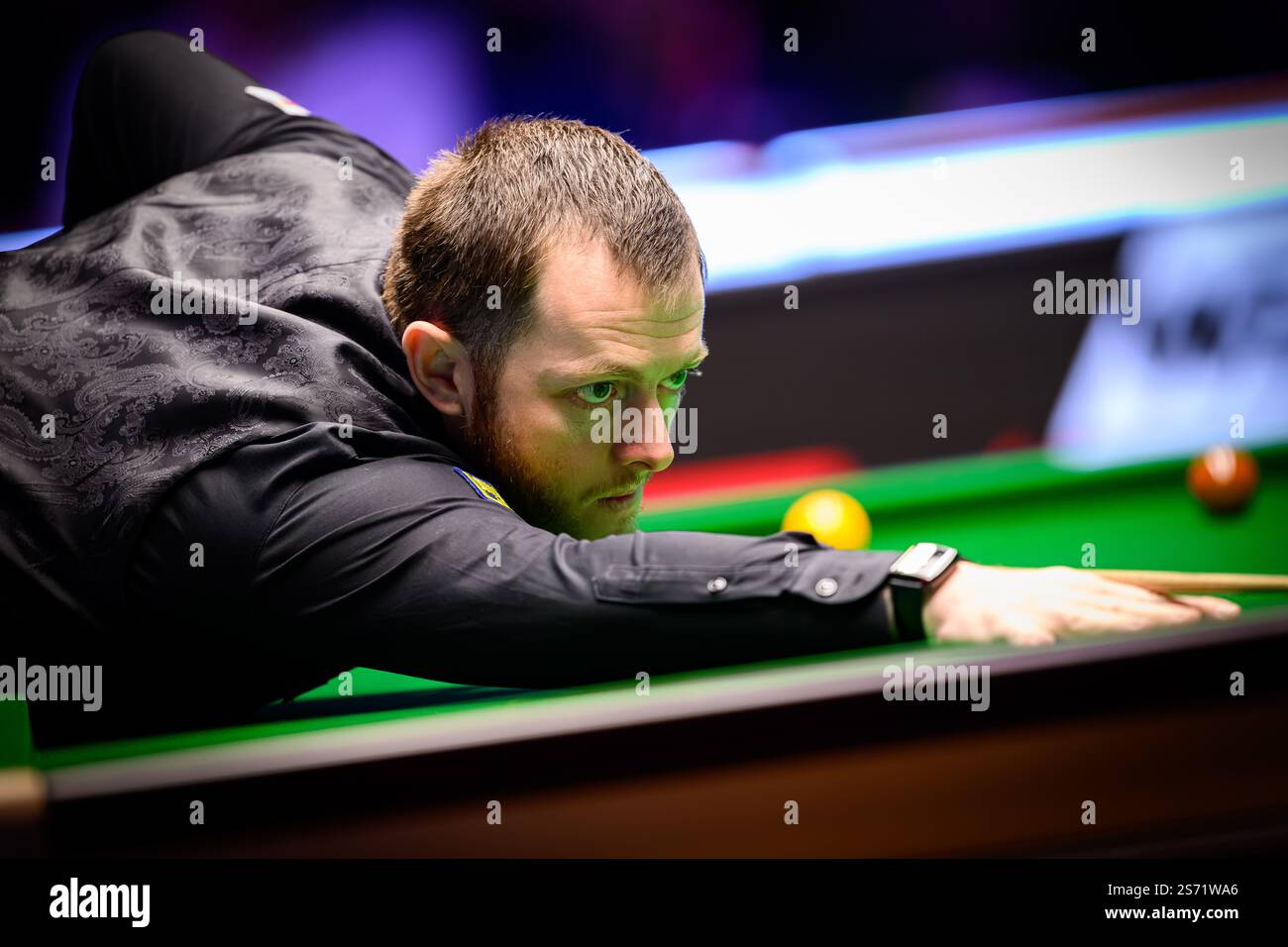 LONDRES, ROYAUME-UNI. 18 janvier 25. Mark Allen en demi-finale lors du match Johnstone's Paint Masters - Day 7 demi-finales 2025 à Alexandra Palace le samedi 18 janvier 2025 à LONDRES EN ANGLETERRE. Crédit : Taka G Wu/Alamy Live News Banque D'Images