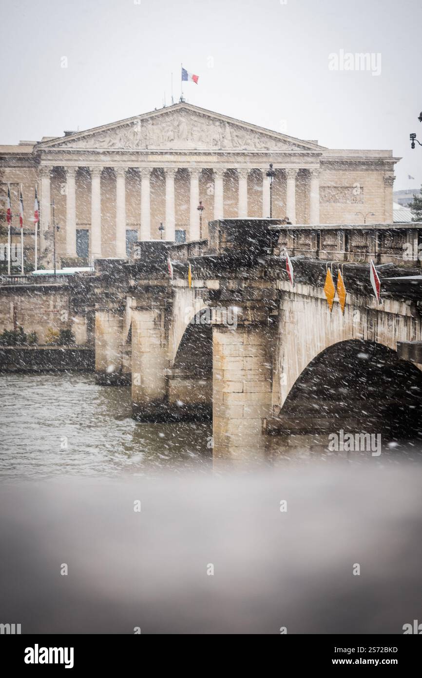 L'Assemblée nationale de la place de la Concorde sous la neige à Paris 2 Banque D'Images