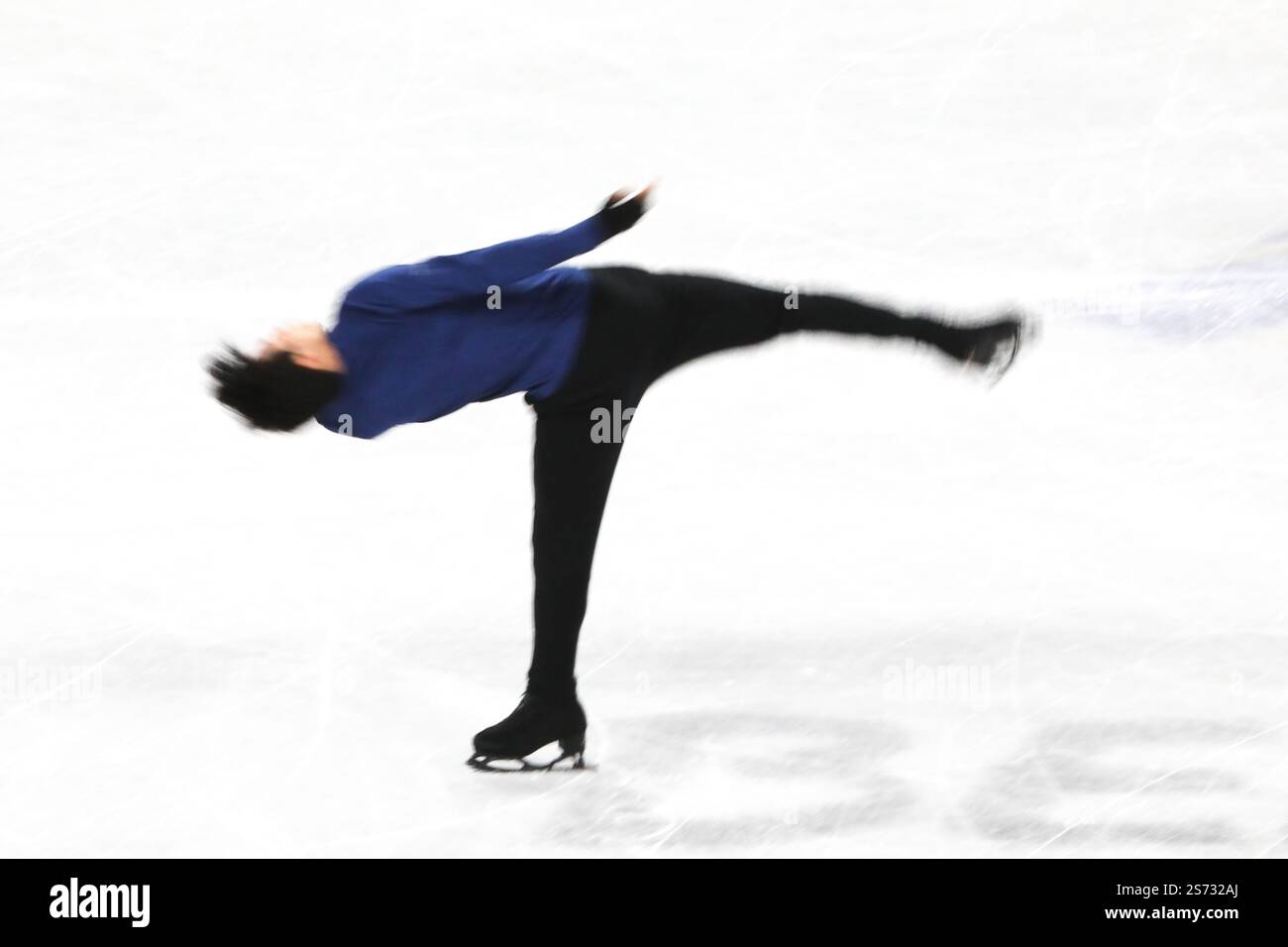 FEB 10, 2022 - Pékin, Chine : Nathan Chen des États-Unis d'Amérique se réchauffe avant de concourir dans le patinage artistique hommes Single Skating Free PROGR Banque D'Images