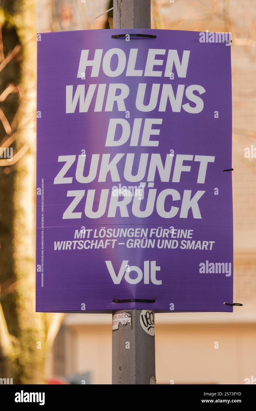Affiche électorale du parti Volt dans le quartier Nippes de Cologne Banque D'Images
