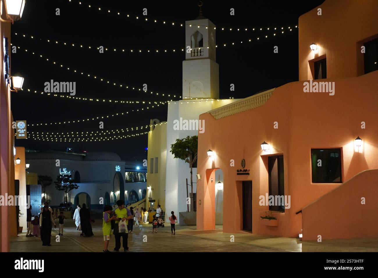 Old Doha Port, à Doha, Qatar, anciennement connu sous le nom de Doha Port, le district revitalisé de Mina est devenu une destination touristique attrayante. Banque D'Images