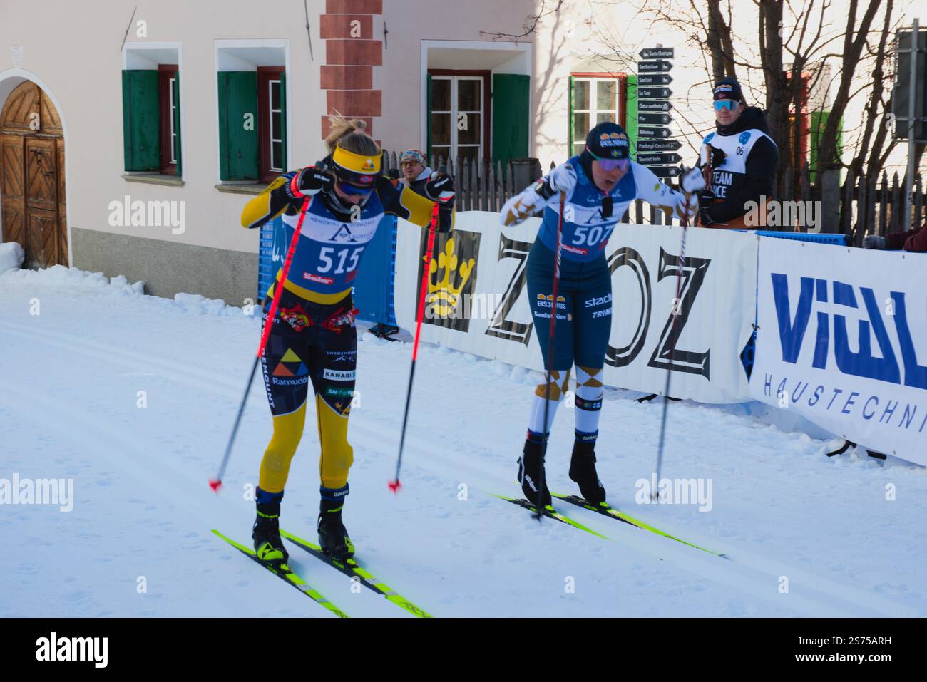 Zuoz, Suisse - 18 janvier 2025 : skieur dans la dernière partie du marathon de ski nordique la Diagonela, Engadin, Suisse Banque D'Images