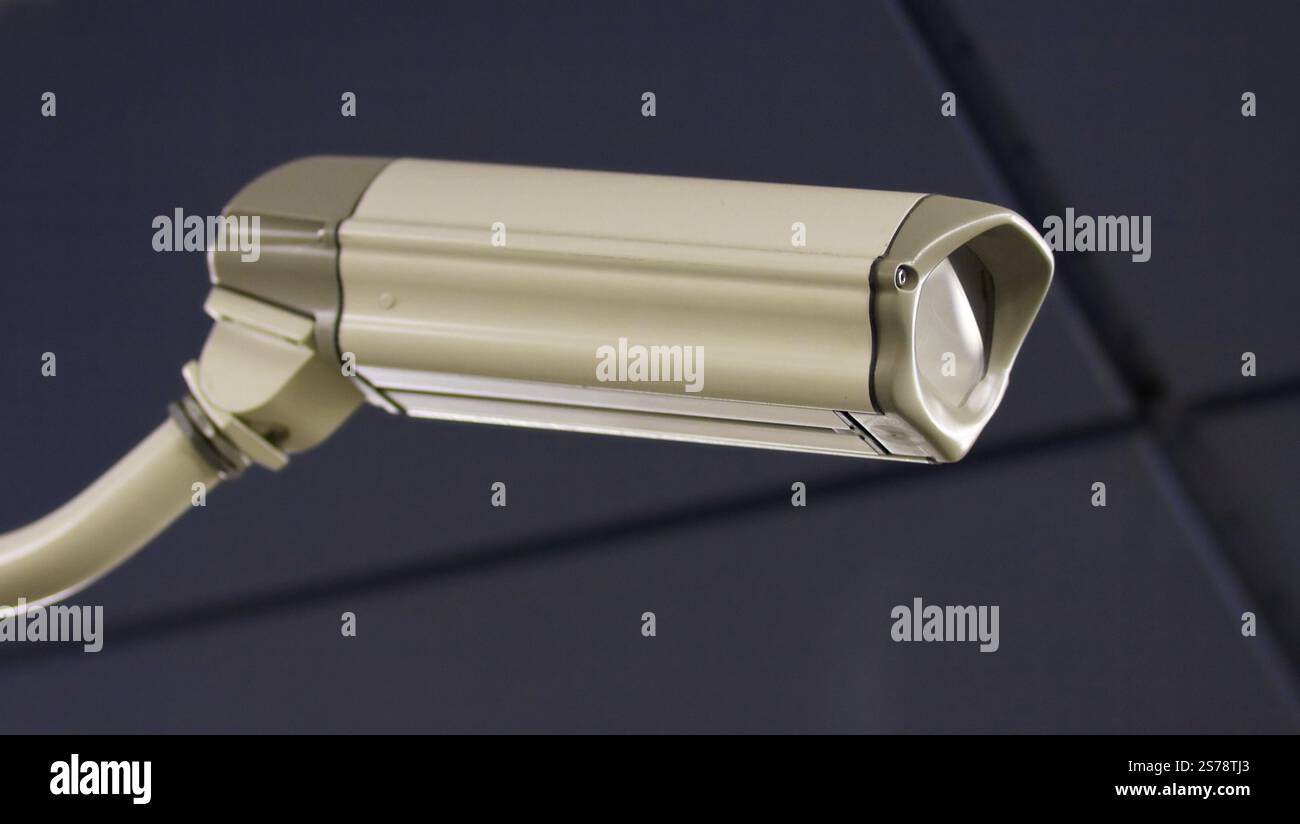 Caméra CCTV moderne, installée dans un bâtiment, Moscou, Fédération de Russie Banque D'Images