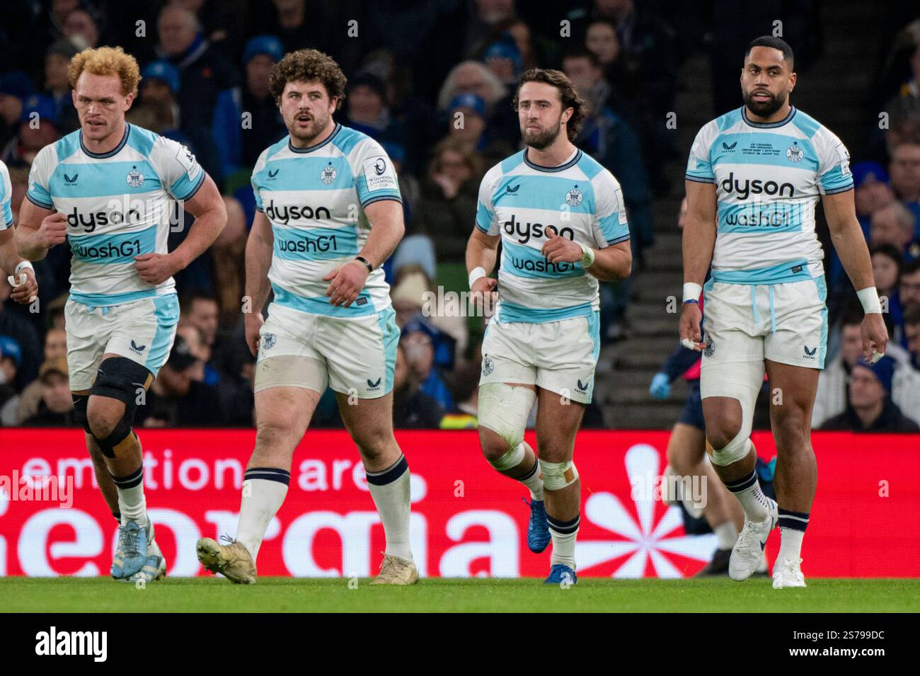 Dublin, Irlande. 19 janvier 2025. Tom Glanville de Bath célèbre le score avec Miles Reid de Bath, Alfie Barbeary de Bath et Joe Cokanasiga de Bath lors de la Coupe des Champions Investec, Poule 2, Round 4 match entre Leinster Rugby et Bath Rugby au Aviva Stadium de Dublin, Irlande le 18 janvier 2025 (photo by Andrew SURMA/ Credit : Sipa USA/Alamy Live News Banque D'Images