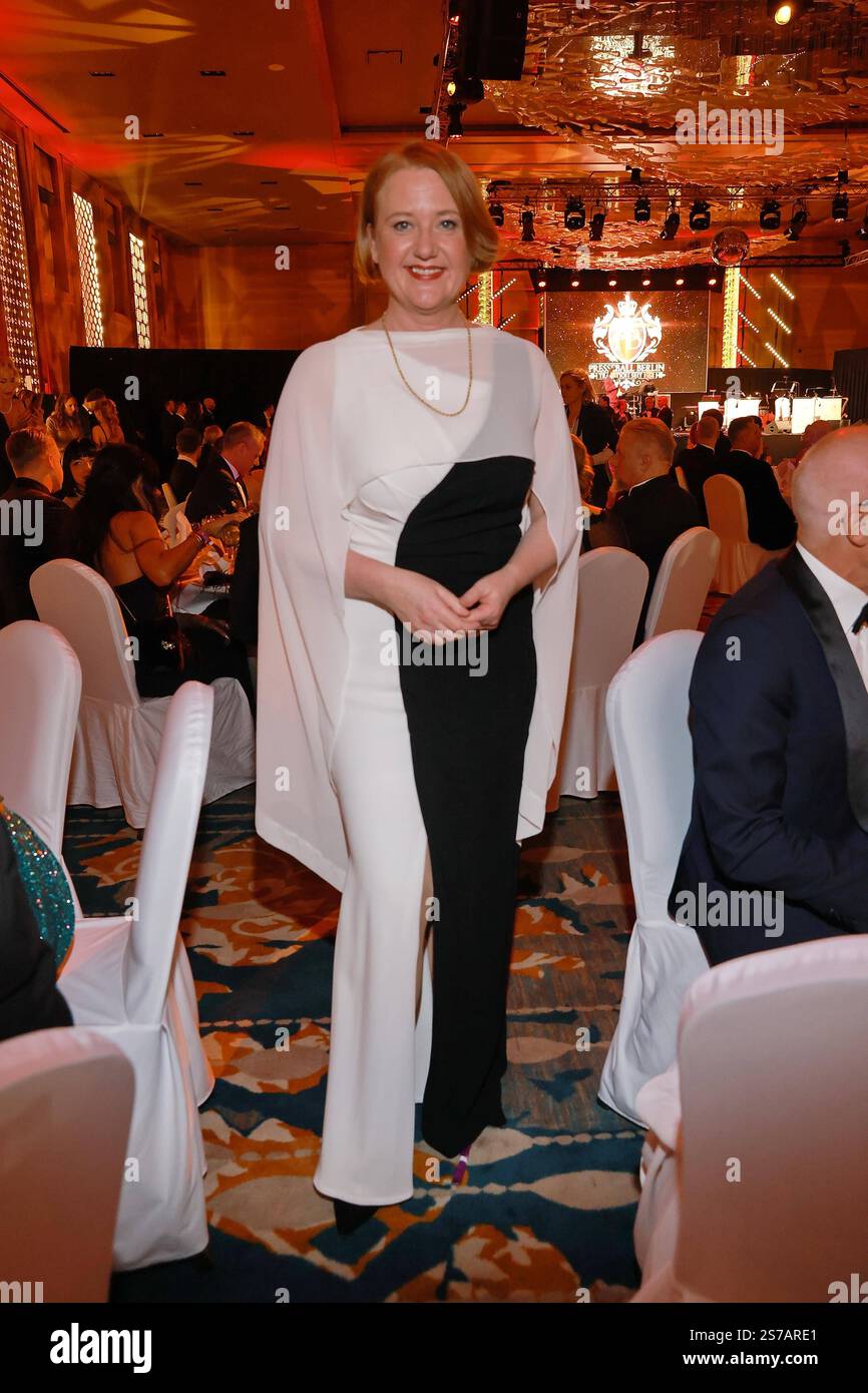 18.01.2025, Lisa Paus zu Gast beim Berliner Presseball 2025, Hotel Titanic Chaussee, Berlin, Berlin *** 18 01 2025, Lisa Paus comme invitée au bal de presse de Berlin 2025, Hotel Titanic Chaussee, Berlin, Berlin Banque D'Images