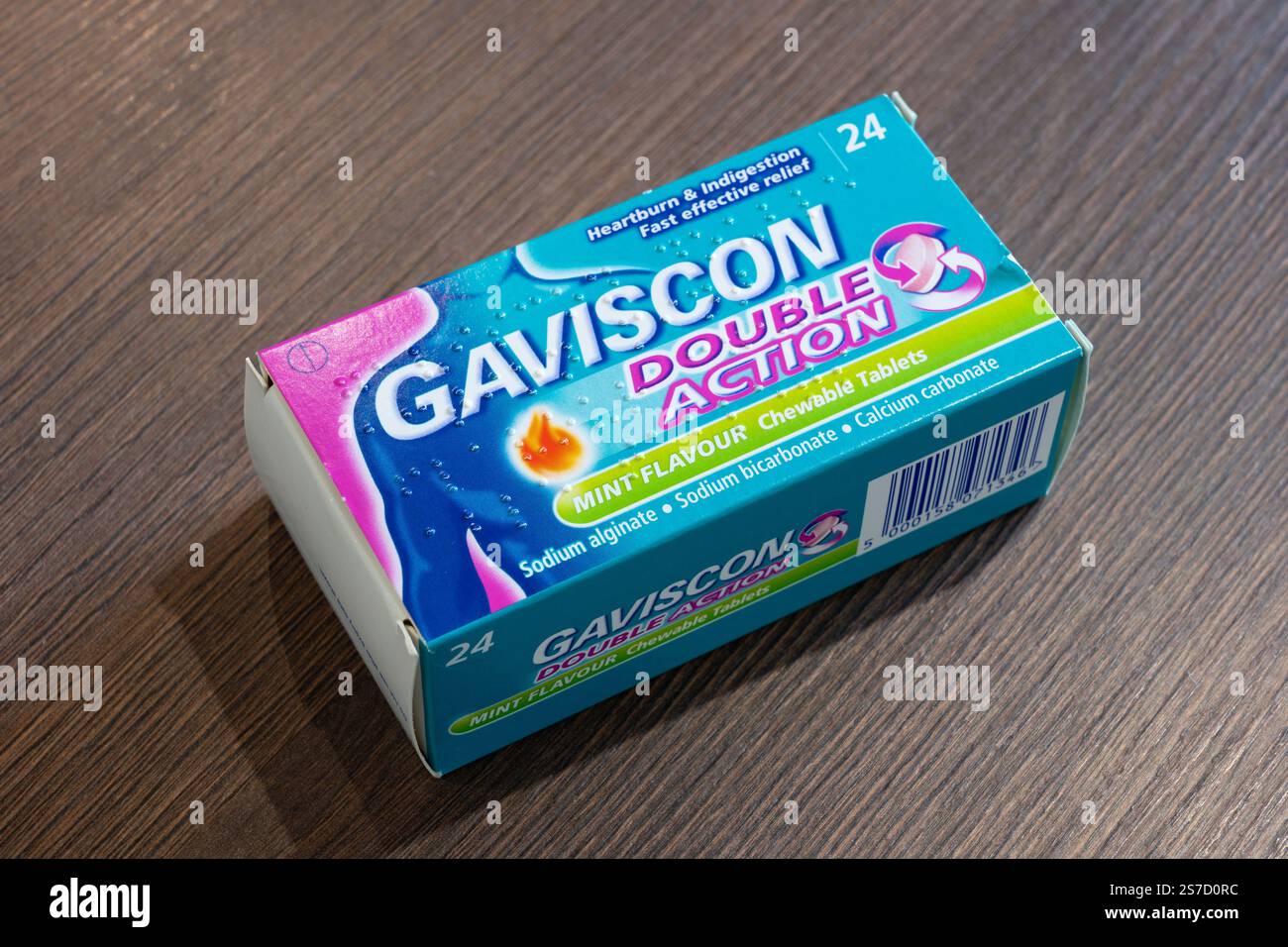 Photo stock de Gaviscon boîte double action – médicament utilisé pour traiter les brûlures d'estomac (reflux acide) et l'indigestion - produit par Reckitt Benckiser. ROYAUME-UNI Banque D'Images