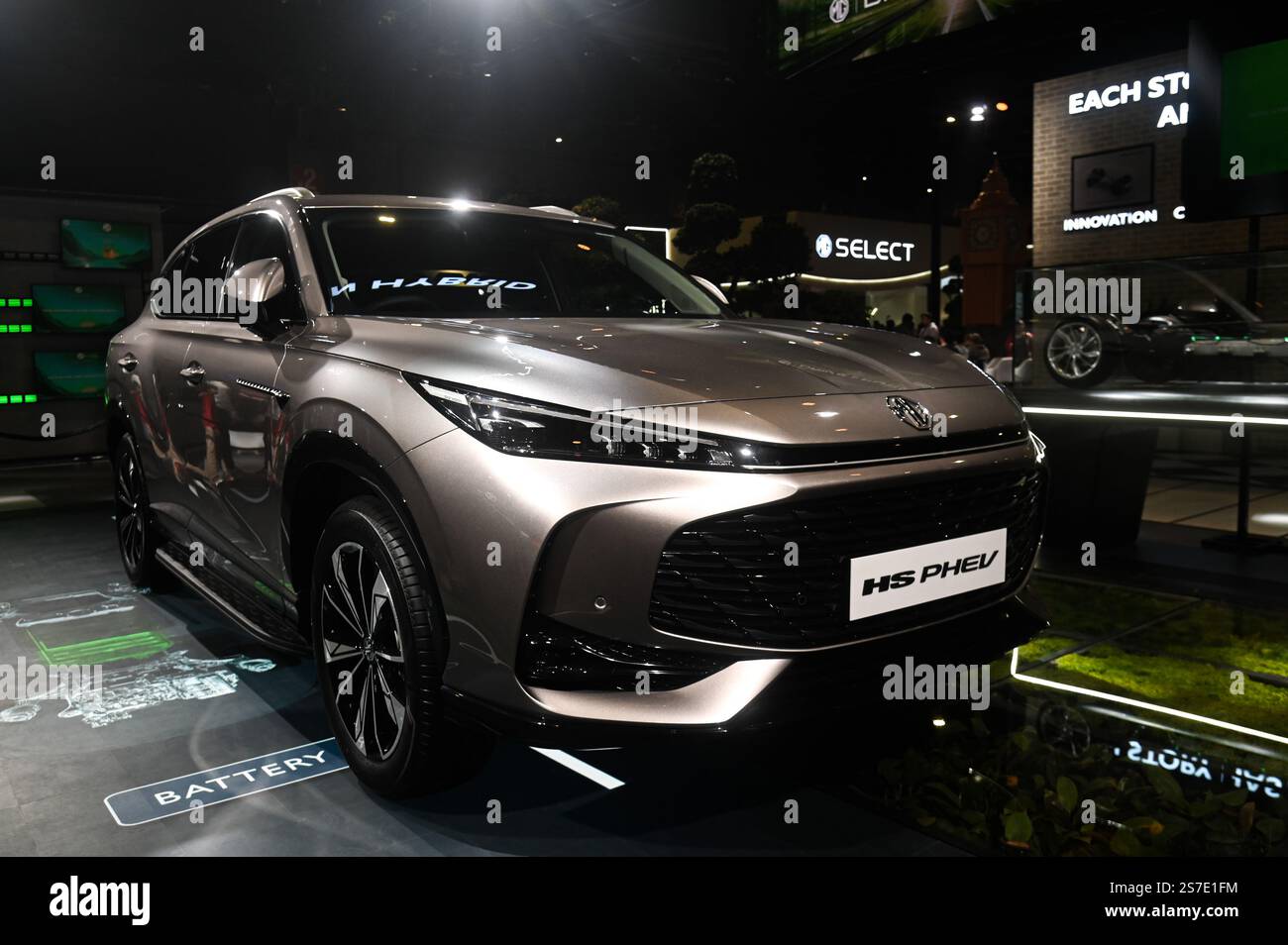 New Delhi, Delhi, Inde. 18 janvier 2025. Morris garages (MG) HS Plug-in Hybrid Electric Vehicle (PHEV) peut être vu présenté à la Bharat Mobility Global Expo à New Delhi, en Inde, le 18 janvier 2025. (Crédit image : © Kabir Jhangiani/ZUMA Press Wire) USAGE ÉDITORIAL SEULEMENT! Non destiné à UN USAGE commercial ! Banque D'Images