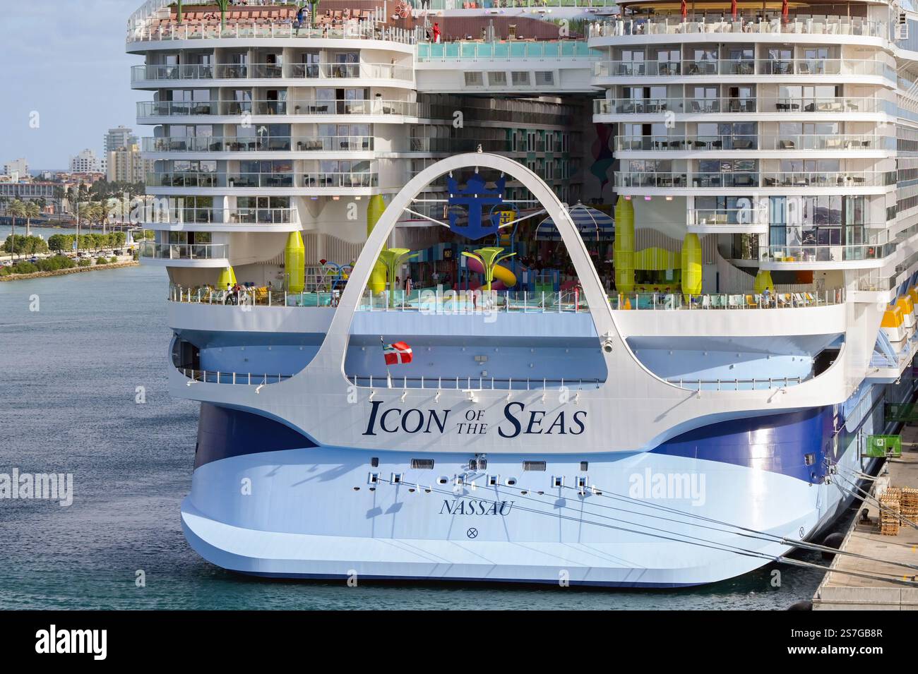 Miami, Floride, États-Unis - 4 janvier 2025 : vue arrière du plus grand bateau de croisière du monde, l'icône des mers. Le navire est exploité par RCI Banque D'Images