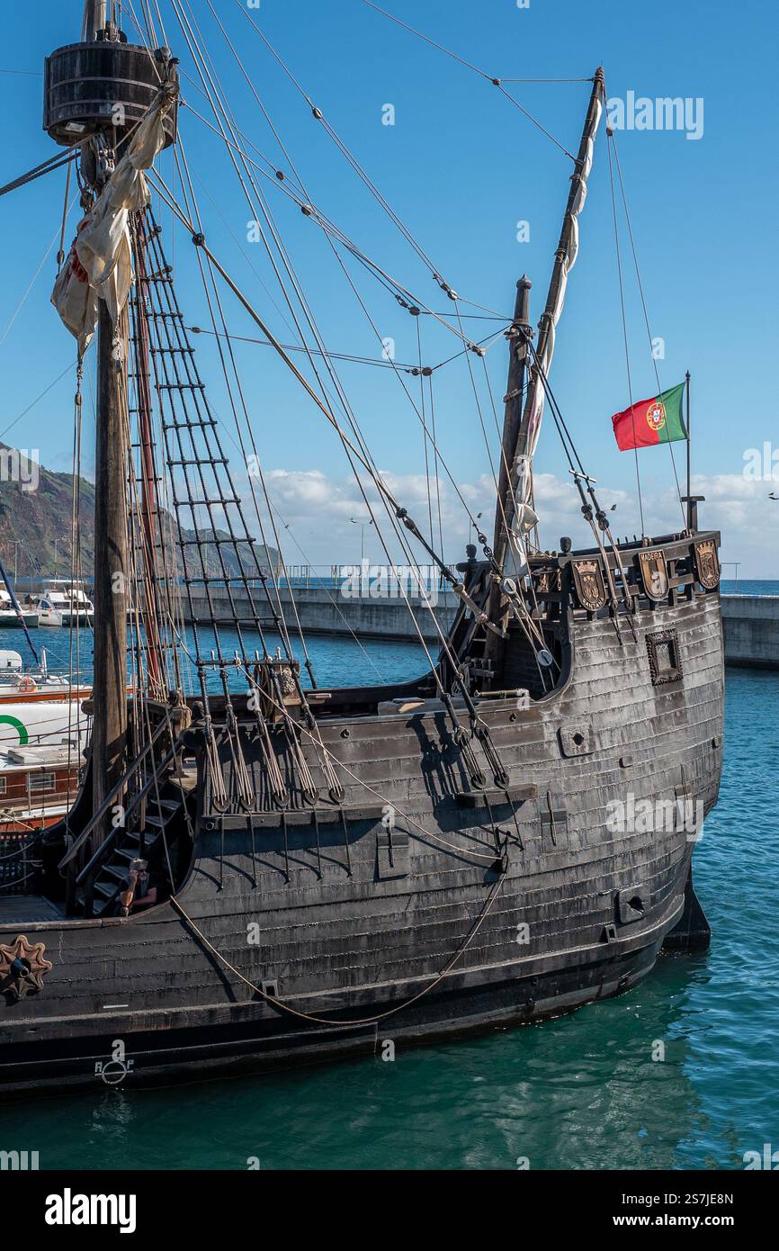 Le Santa Maria de Colombo, réplique du fleuron de Colomb, Santa Maria, propose des excursions d'une journée pour observer les baleines et les dauphins au départ de Funchal, Madère Banque D'Images