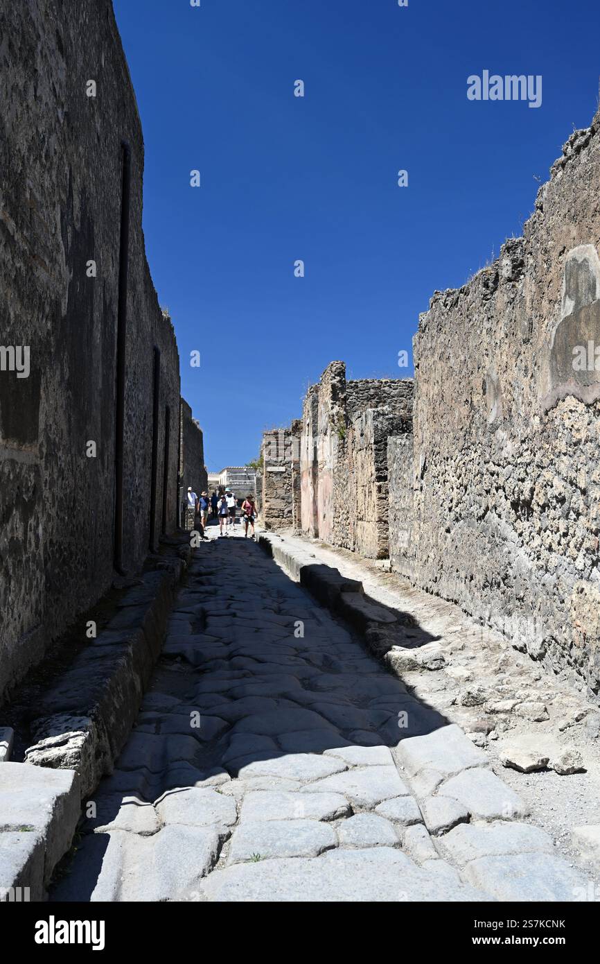 Routes et rues romaines dans le site historique du patrimoine mondial de Pompéi, Italie Banque D'Images