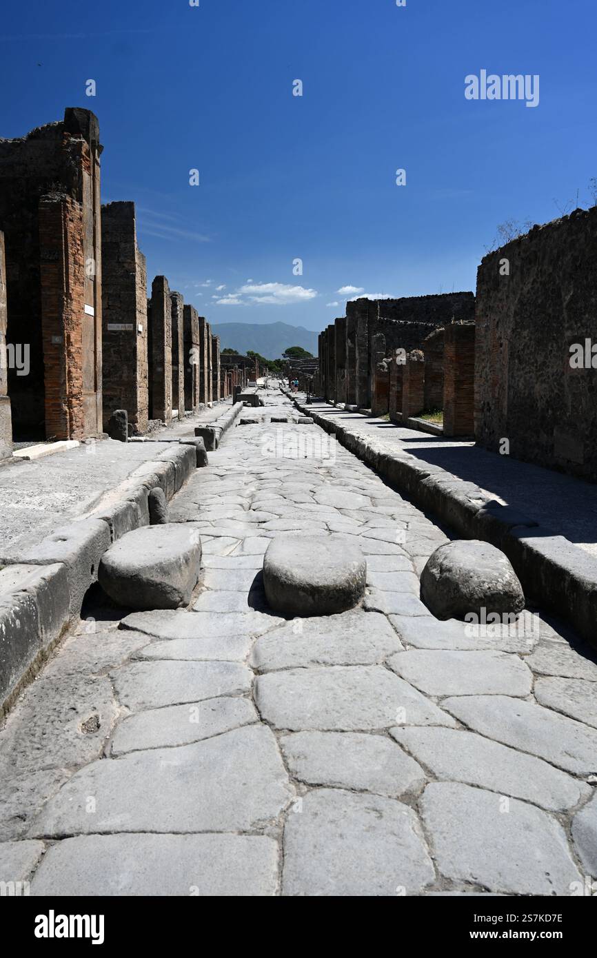 Routes et rues romaines dans le site historique du patrimoine mondial de Pompéi, Italie Banque D'Images