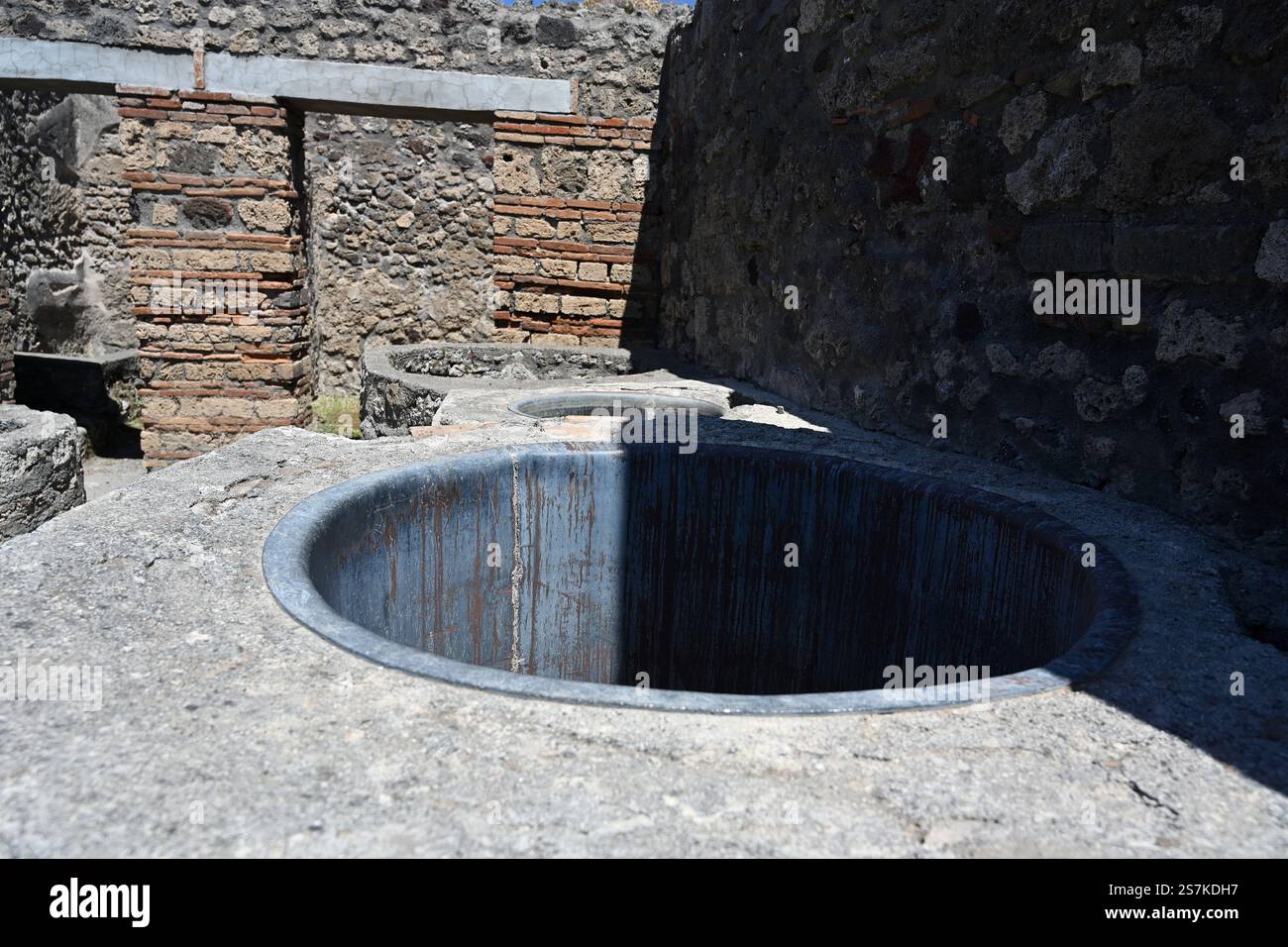 Rue historique des anciens magasins romains dans la ville de Pompéi Italie Banque D'Images