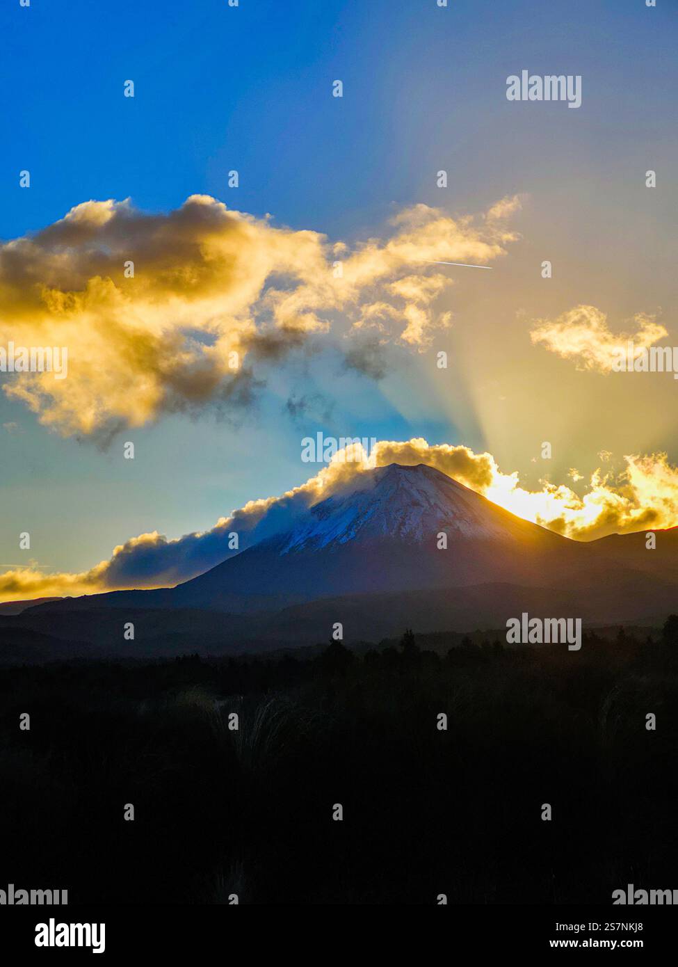 Mont Ngauruhoe, une partie du complexe volcanique de Tongariro, dans l'île du Nord de la Nouvelle-Zélande Banque D'Images