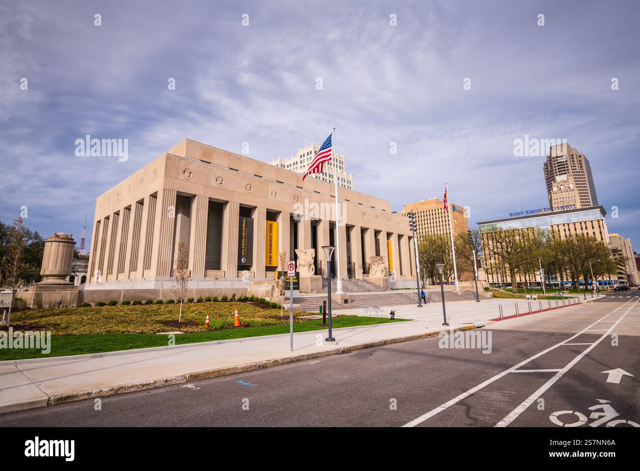 Louis, MO États-Unis - 10 avril 2019 : le Soldiers Memorial Military Museum propose des expositions ultramodernes explorant l'histoire militaire américaine à travers l'histoire Banque D'Images