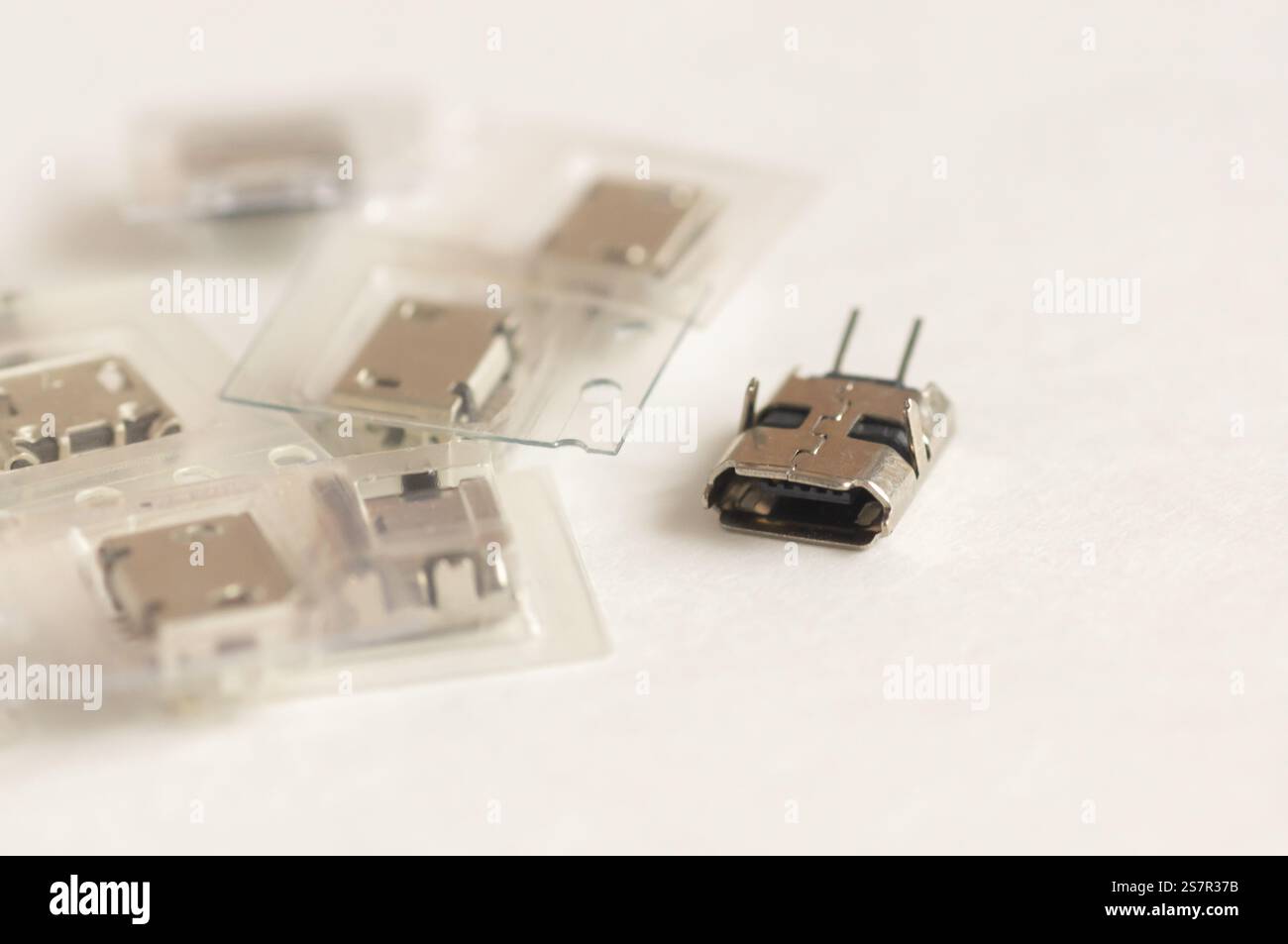 Socles électroniques Solid DIP Wide WI Rewrap IC socket micro USB Banque D'Images