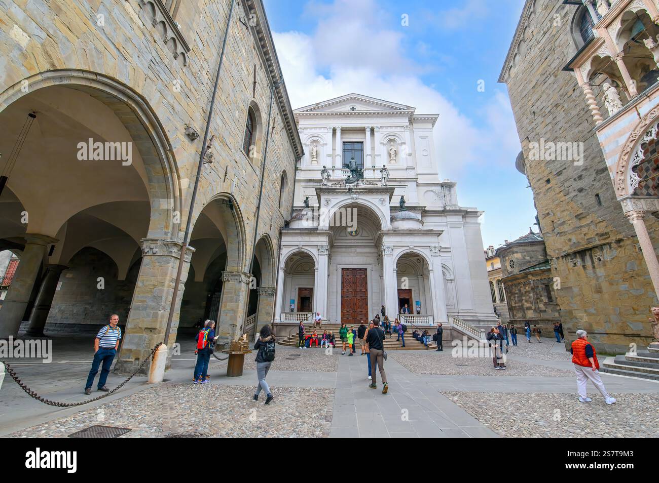 Le Duomo à Citta Alta, Bergame, Italie. Architecture historique de la cathédrale de la vieille ville. Belle église médiévale Banque D'Images