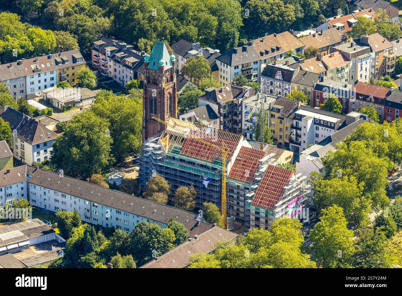 Vue aérienne, Antonius quartier Bochum projet résidentiel dans l'ancienne église Antonius, échafaudage pour nouvelle construction, rénovation et renov Banque D'Images