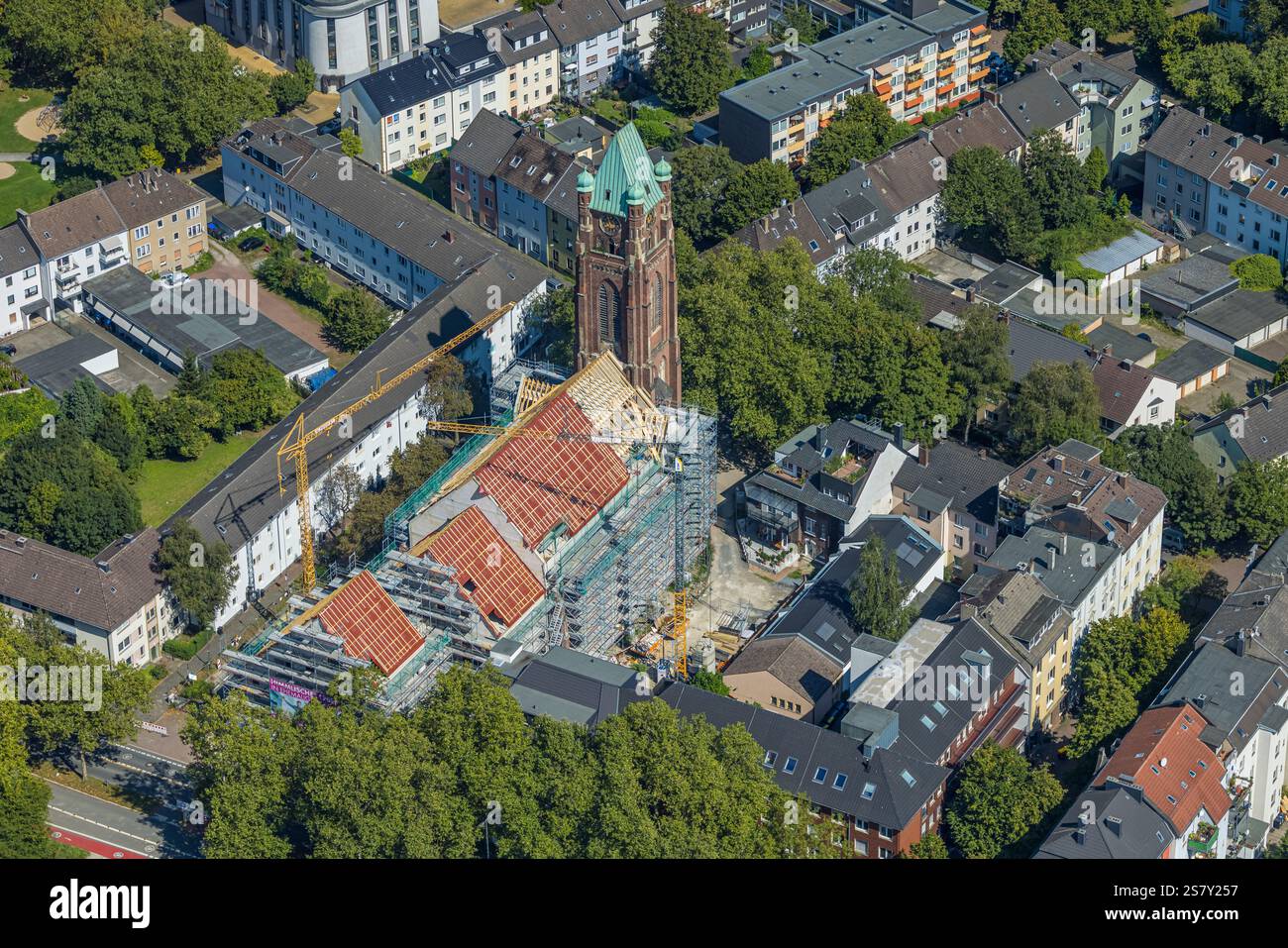 Vue aérienne, Antonius quartier Bochum projet résidentiel dans l'ancienne église Antonius, échafaudage pour nouvelle construction, rénovation et renov Banque D'Images