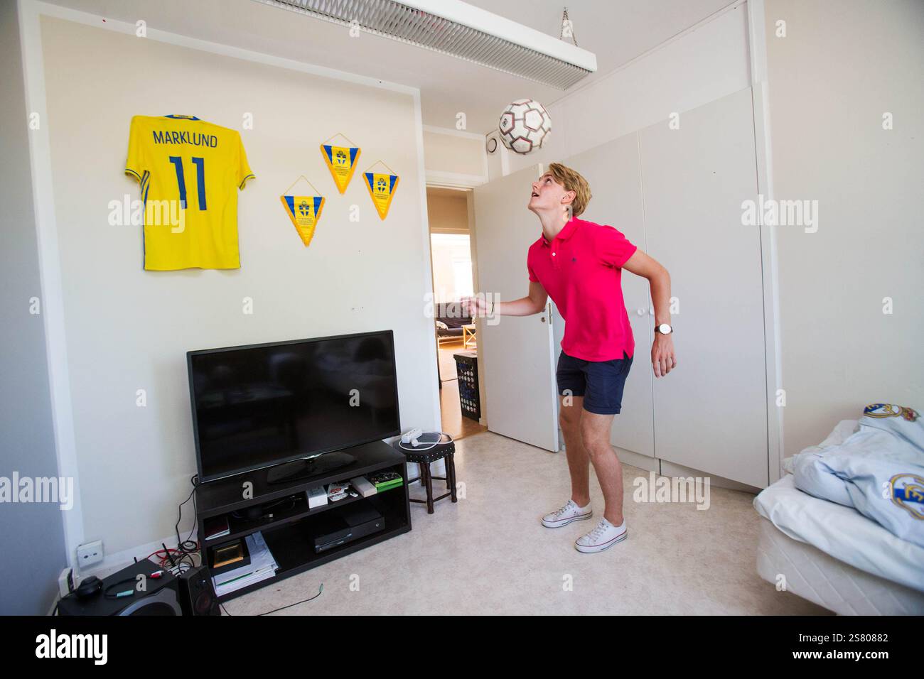 Simon Marklund, 16 ans, footballeur qui a quitté Piteå pour jouer au football à Åtvidabergs FF (ÅFF), Åtvidaberg, Suède. Banque D'Images